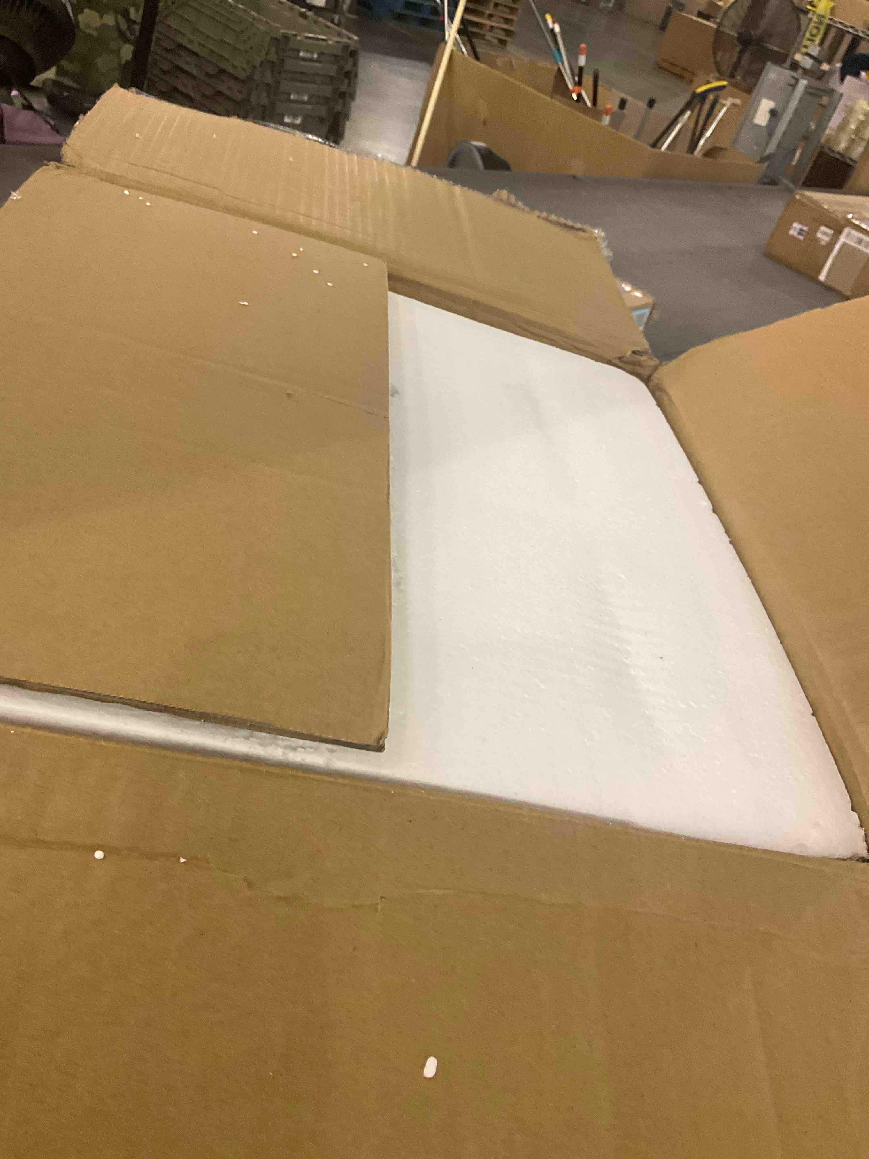 https://s3.amazonaws.com/lotting-images-prod/BargainHunt/EXS01410711_1722256386994.jpeg