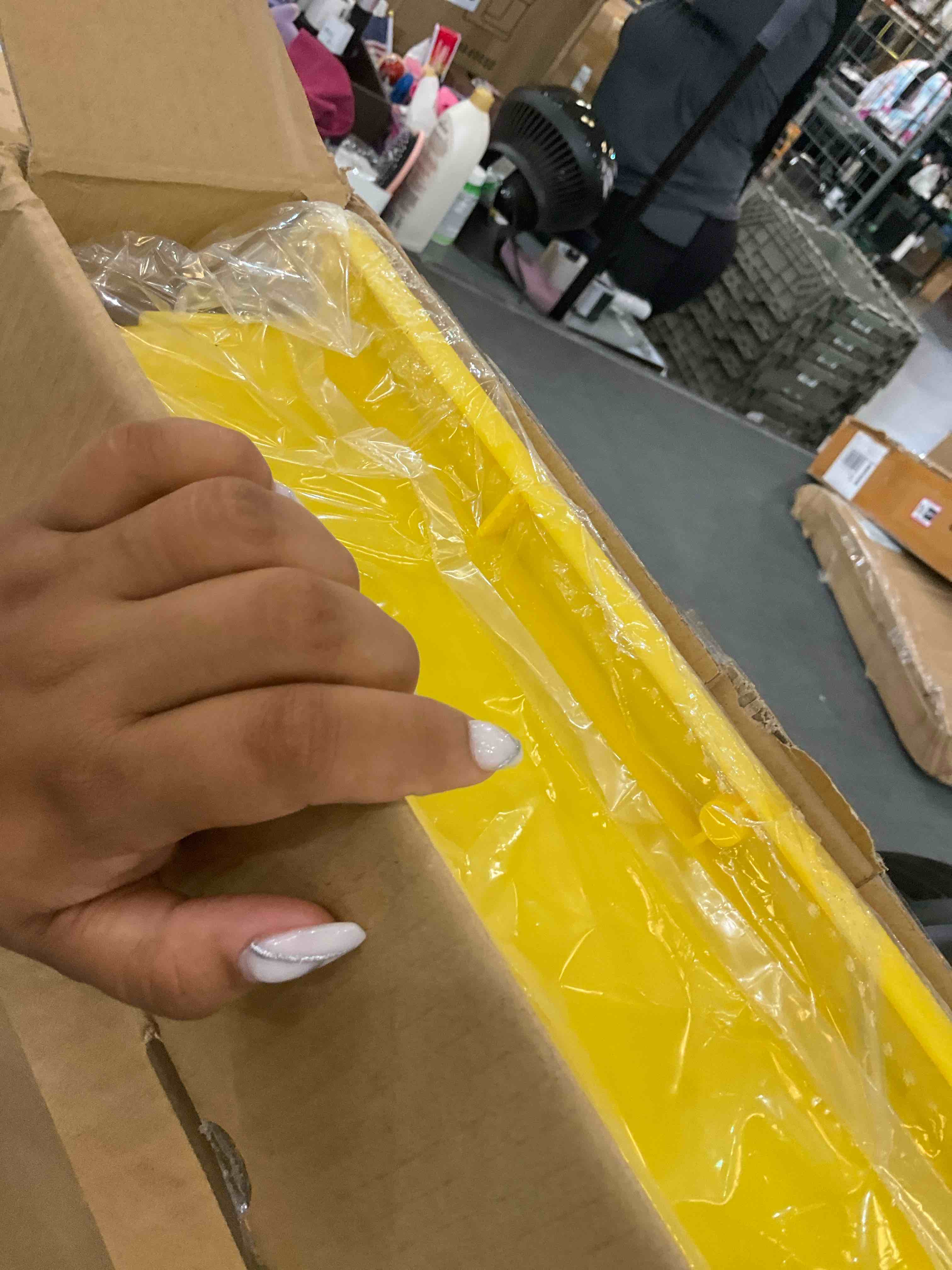 https://s3.amazonaws.com/lotting-images-prod/BargainHunt/EXS01410978_1722444941660.jpeg