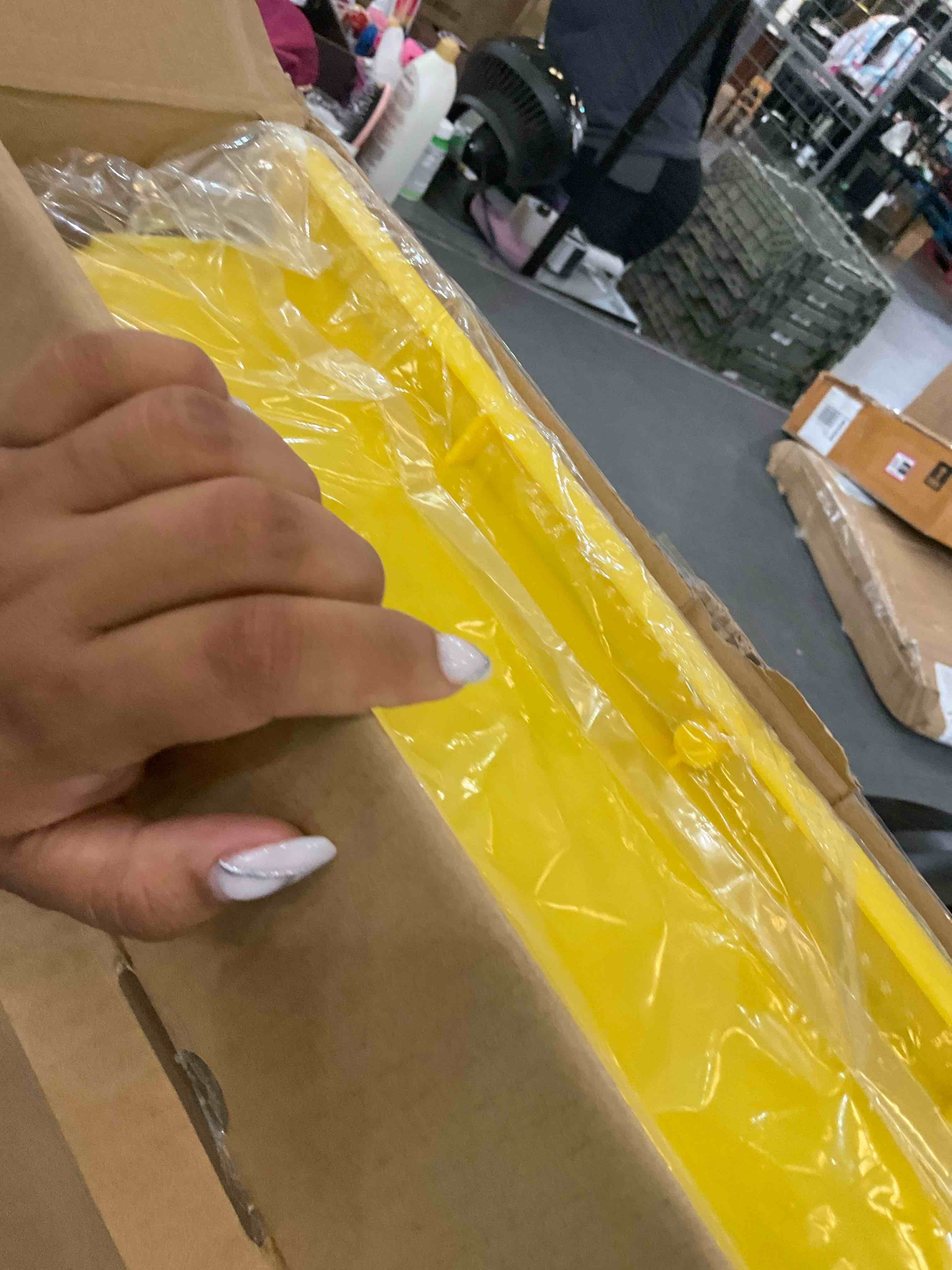 https://s3.amazonaws.com/lotting-images-prod/BargainHunt/EXS01410978_1722444942599.jpeg