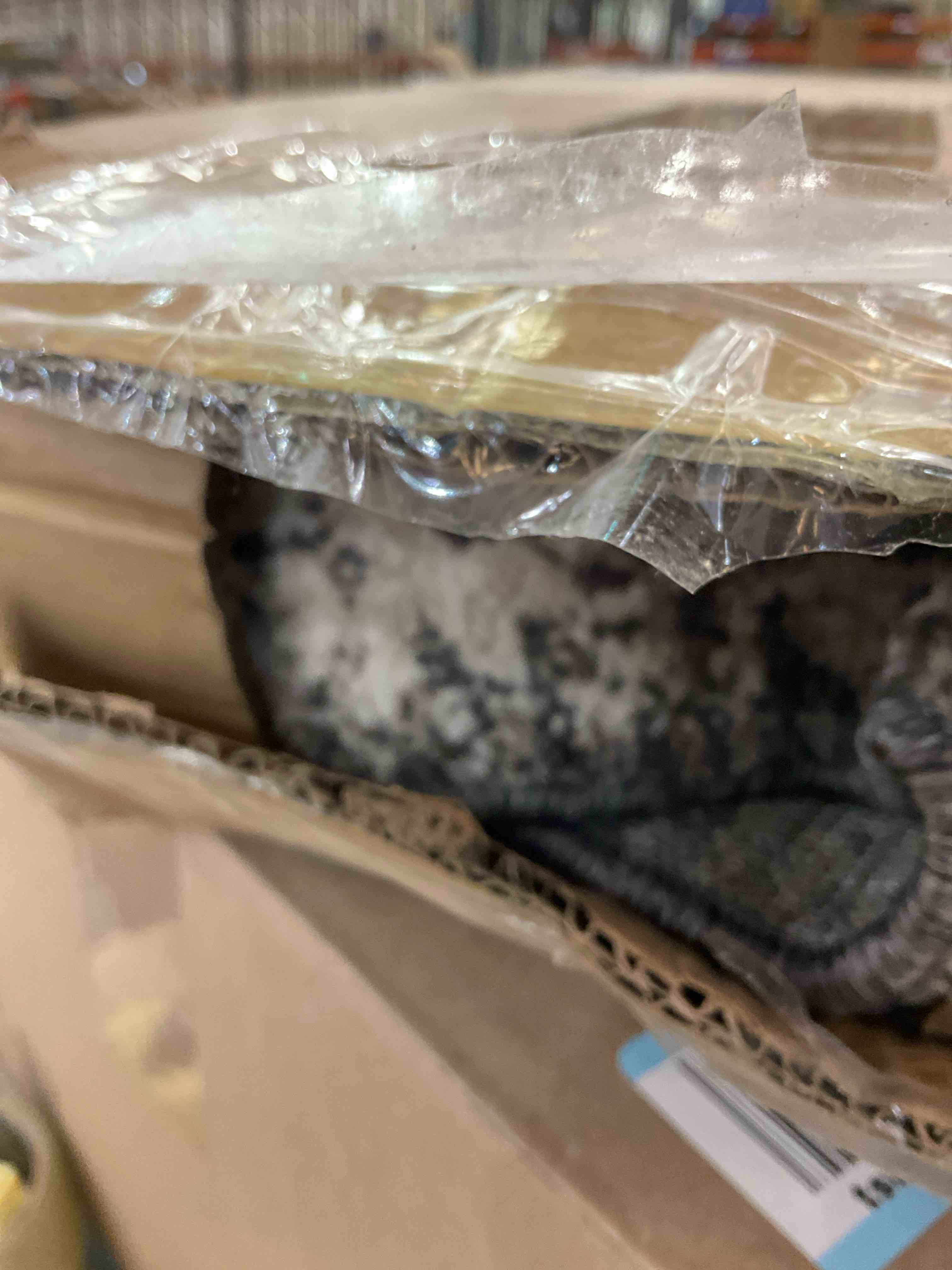 https://s3.amazonaws.com/lotting-images-prod/BargainHunt/EXS01411096_1722965136995.jpeg