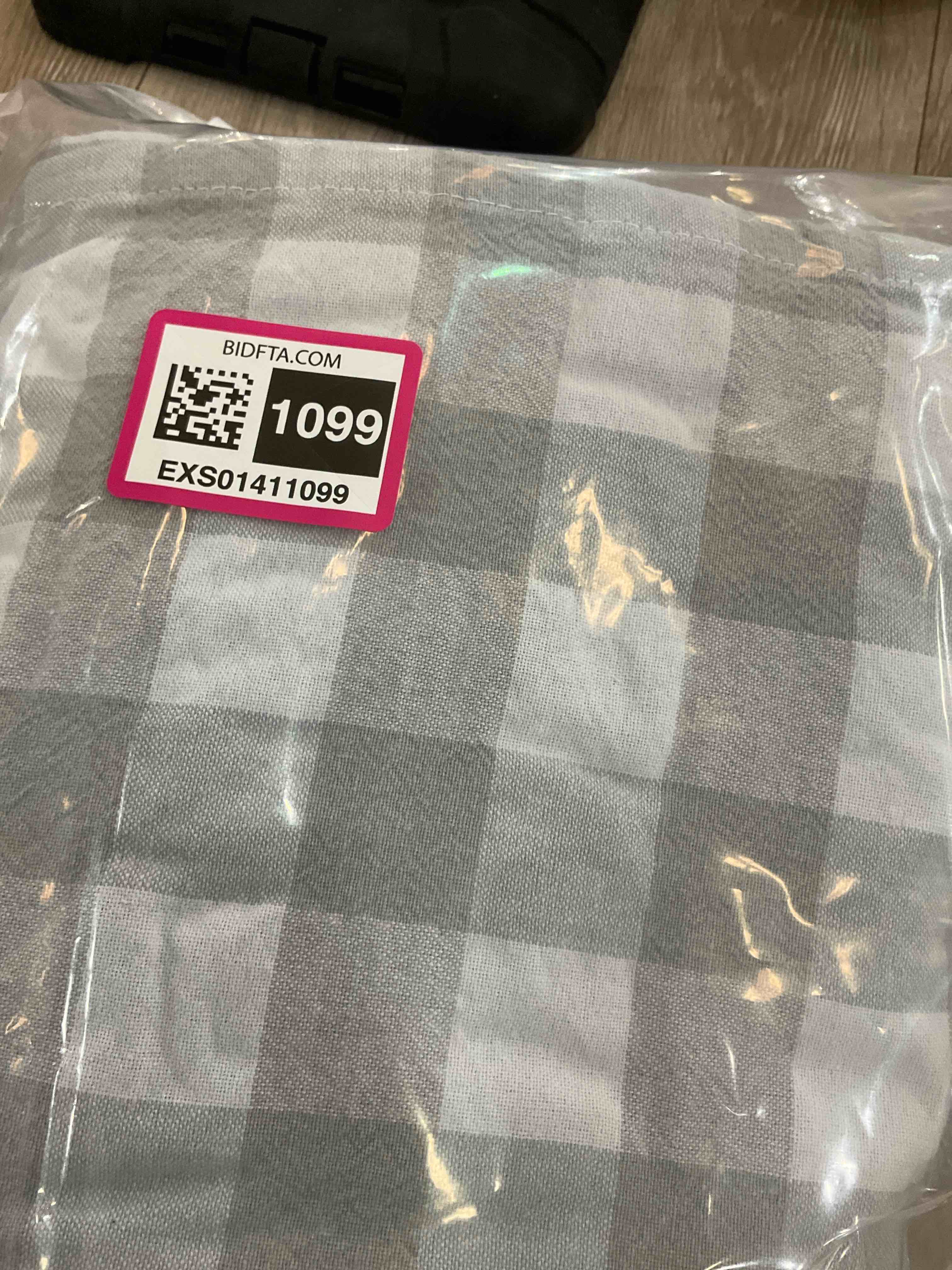 https://s3.amazonaws.com/lotting-images-prod/BargainHunt/EXS01411099_1722965426626.jpeg
