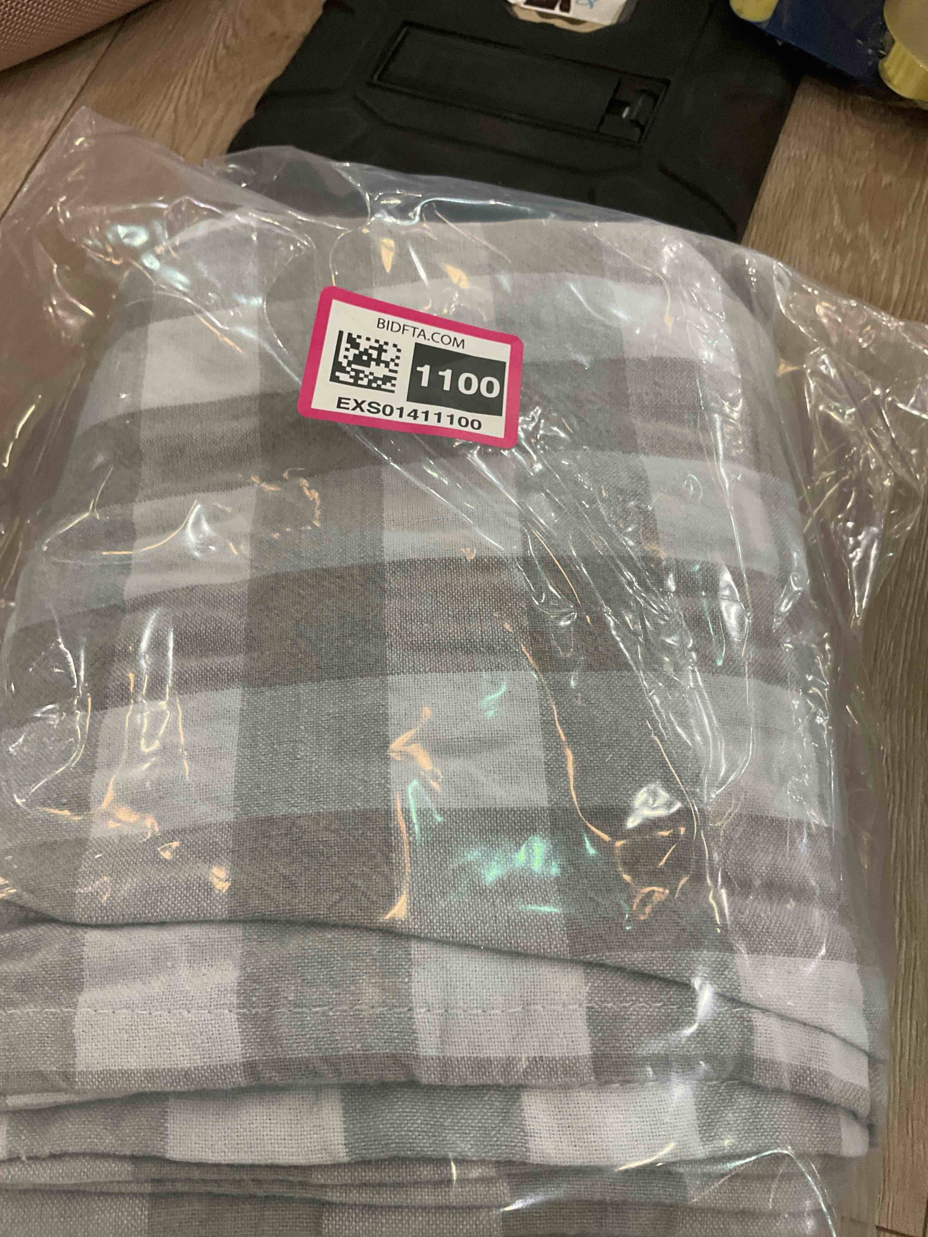 https://s3.amazonaws.com/lotting-images-prod/BargainHunt/EXS01411100_1722965465197.jpeg