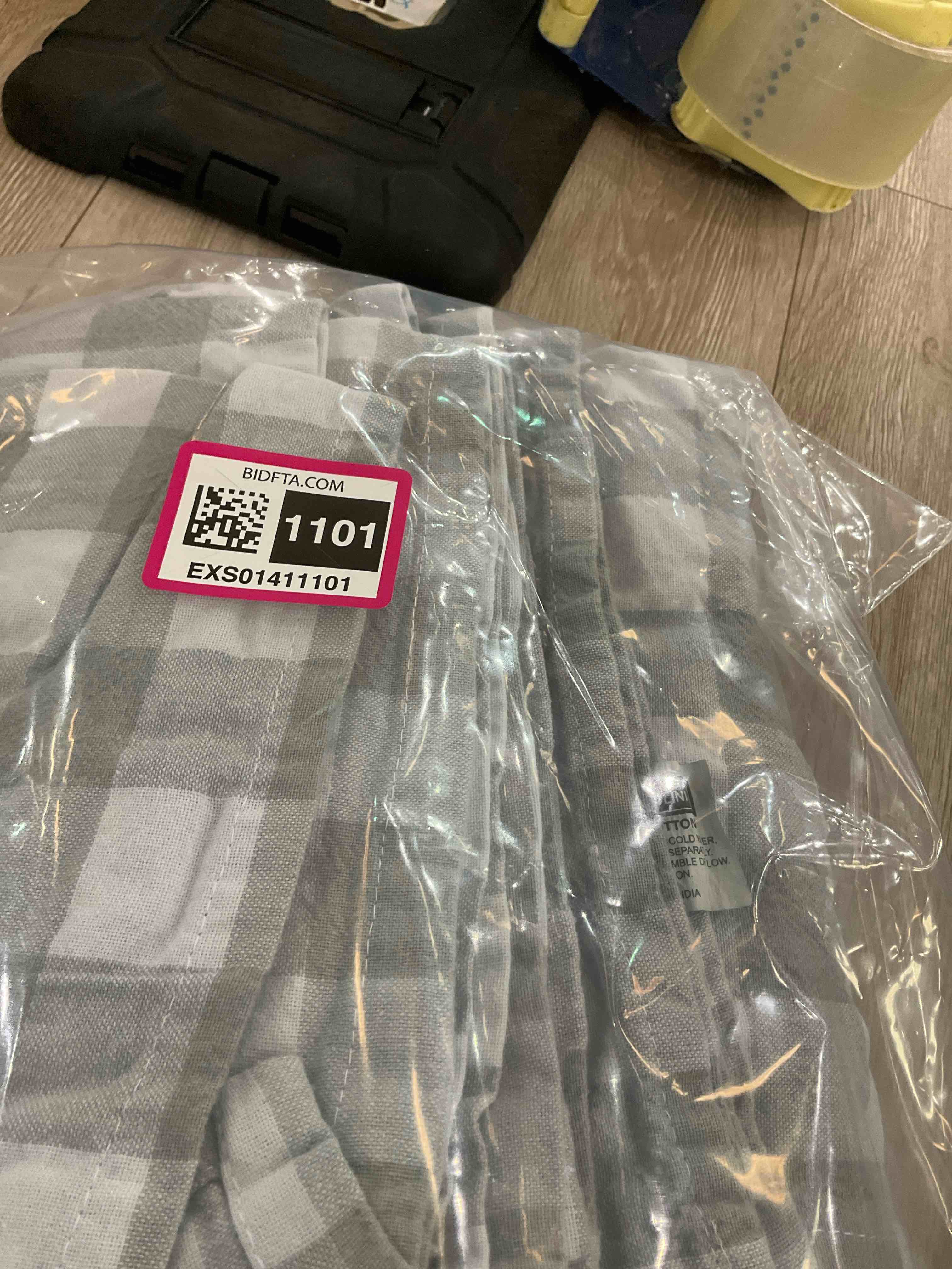 https://s3.amazonaws.com/lotting-images-prod/BargainHunt/EXS01411101_1722965507762.jpeg
