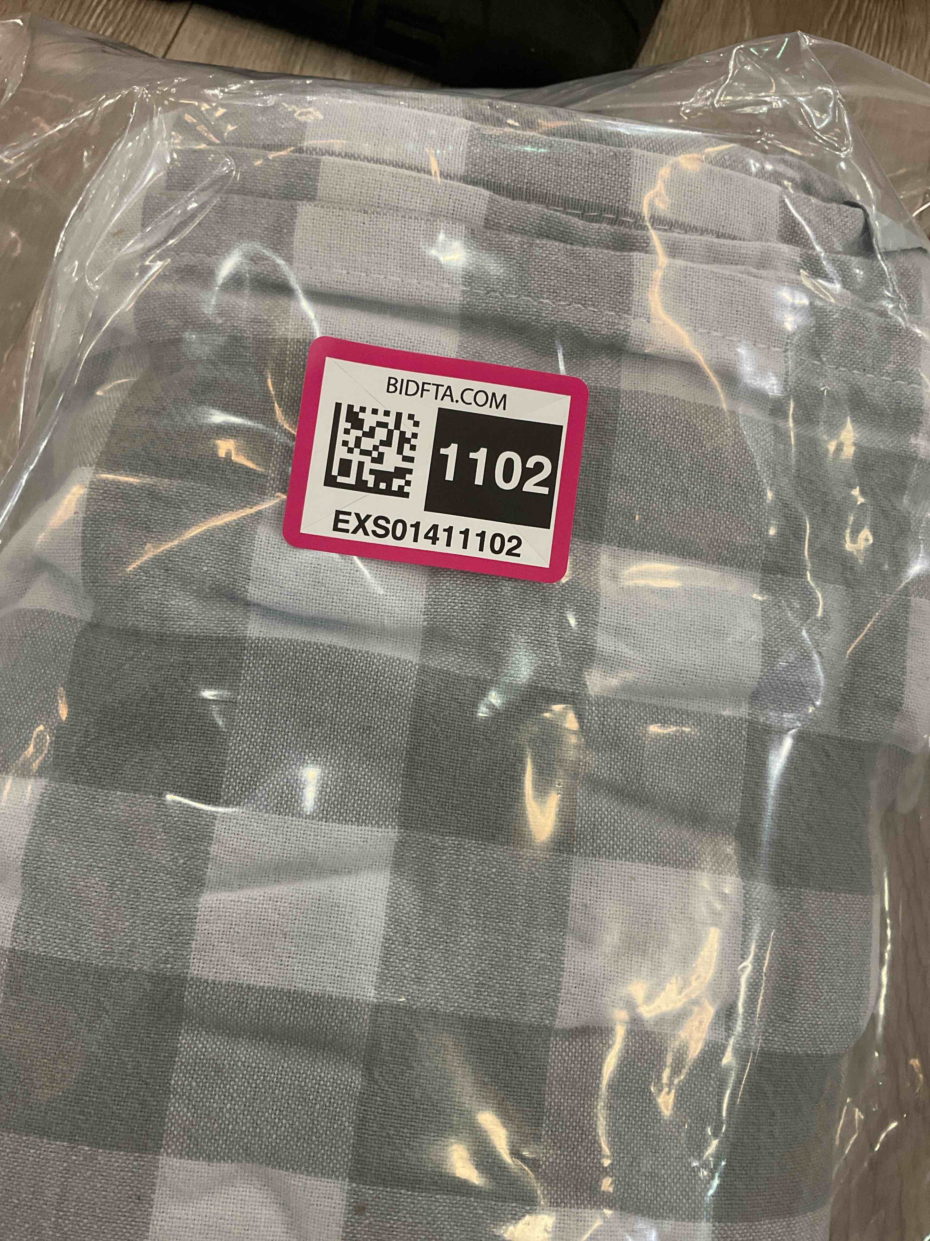 https://s3.amazonaws.com/lotting-images-prod/BargainHunt/EXS01411102_1722965548761.jpeg