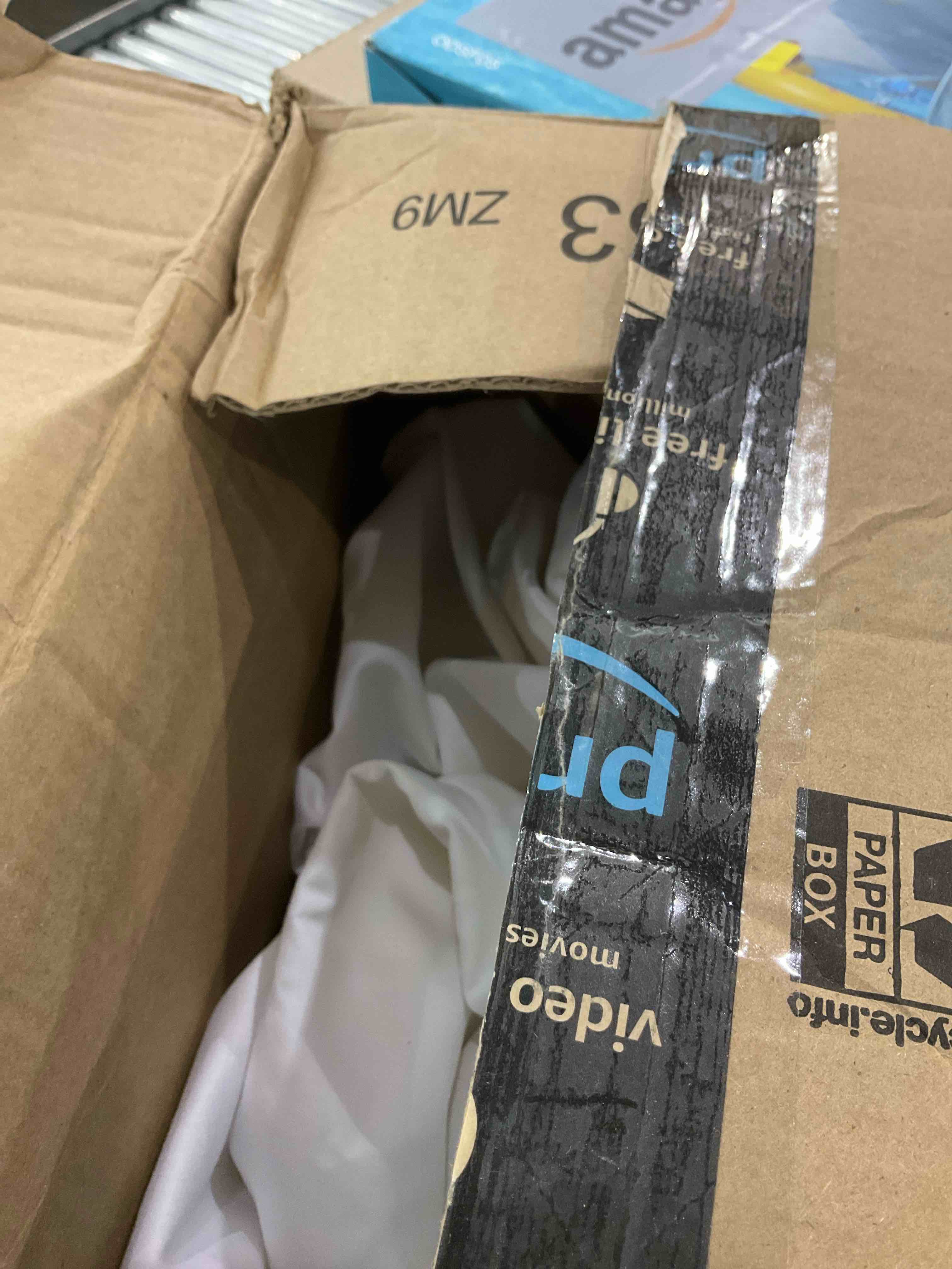 https://s3.amazonaws.com/lotting-images-prod/BargainHunt/EXS01411145_1723030818417.jpeg