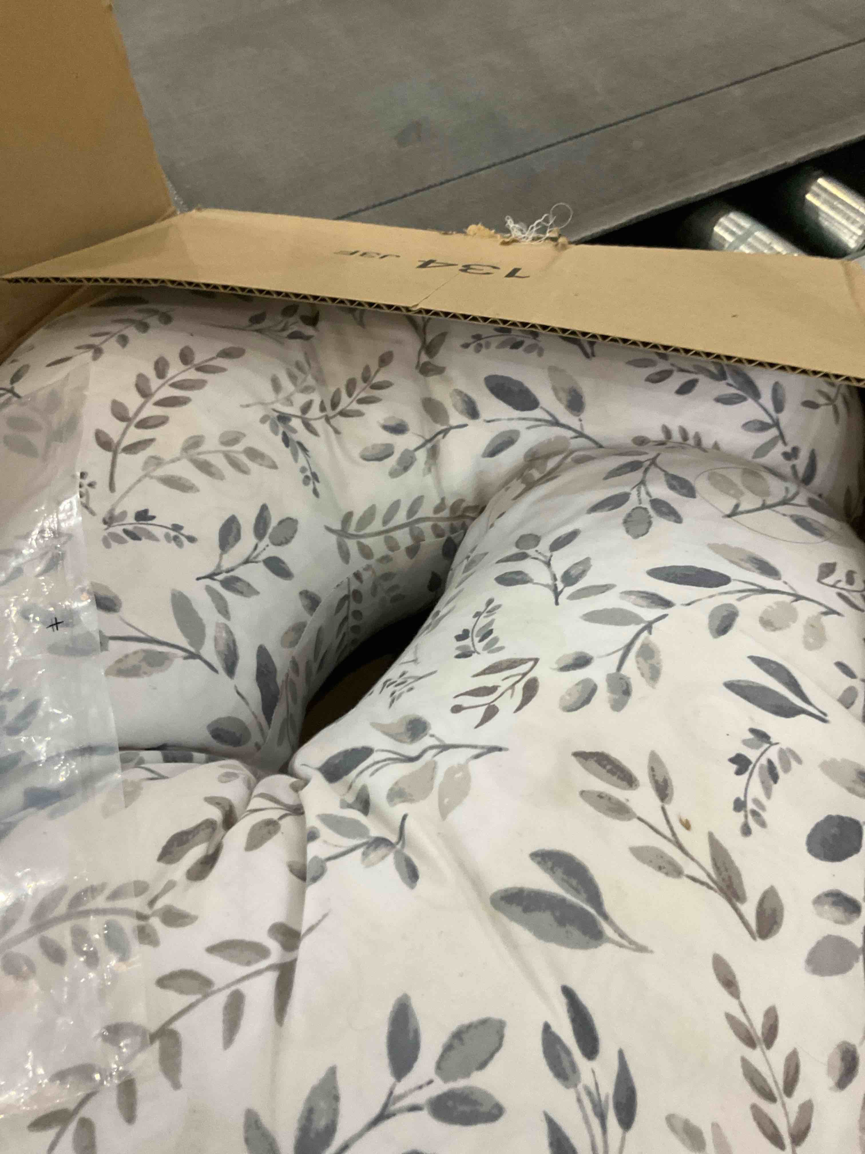 https://s3.amazonaws.com/lotting-images-prod/BargainHunt/EXS01412114_1722278454196.jpeg