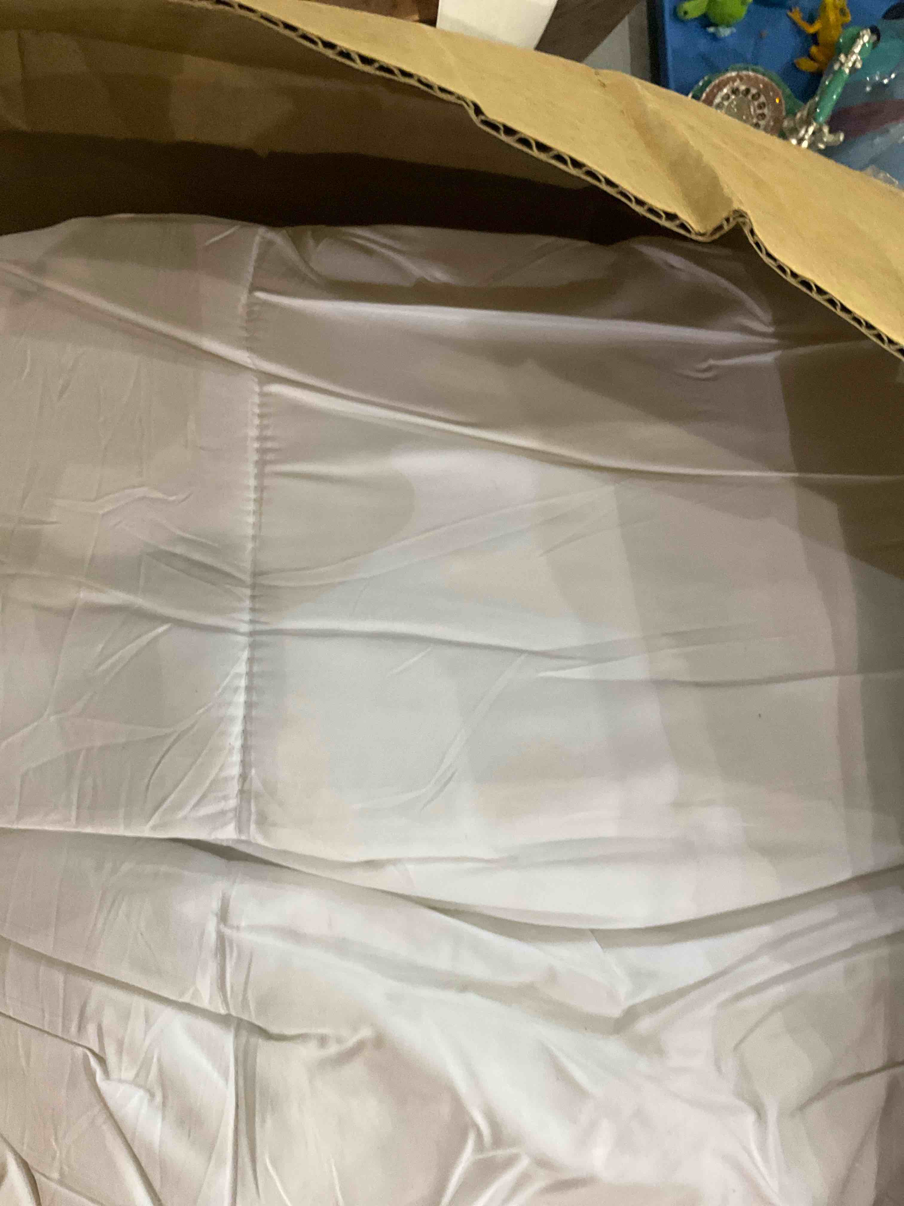 https://s3.amazonaws.com/lotting-images-prod/BargainHunt/EXS01412707_1721735536950.jpeg