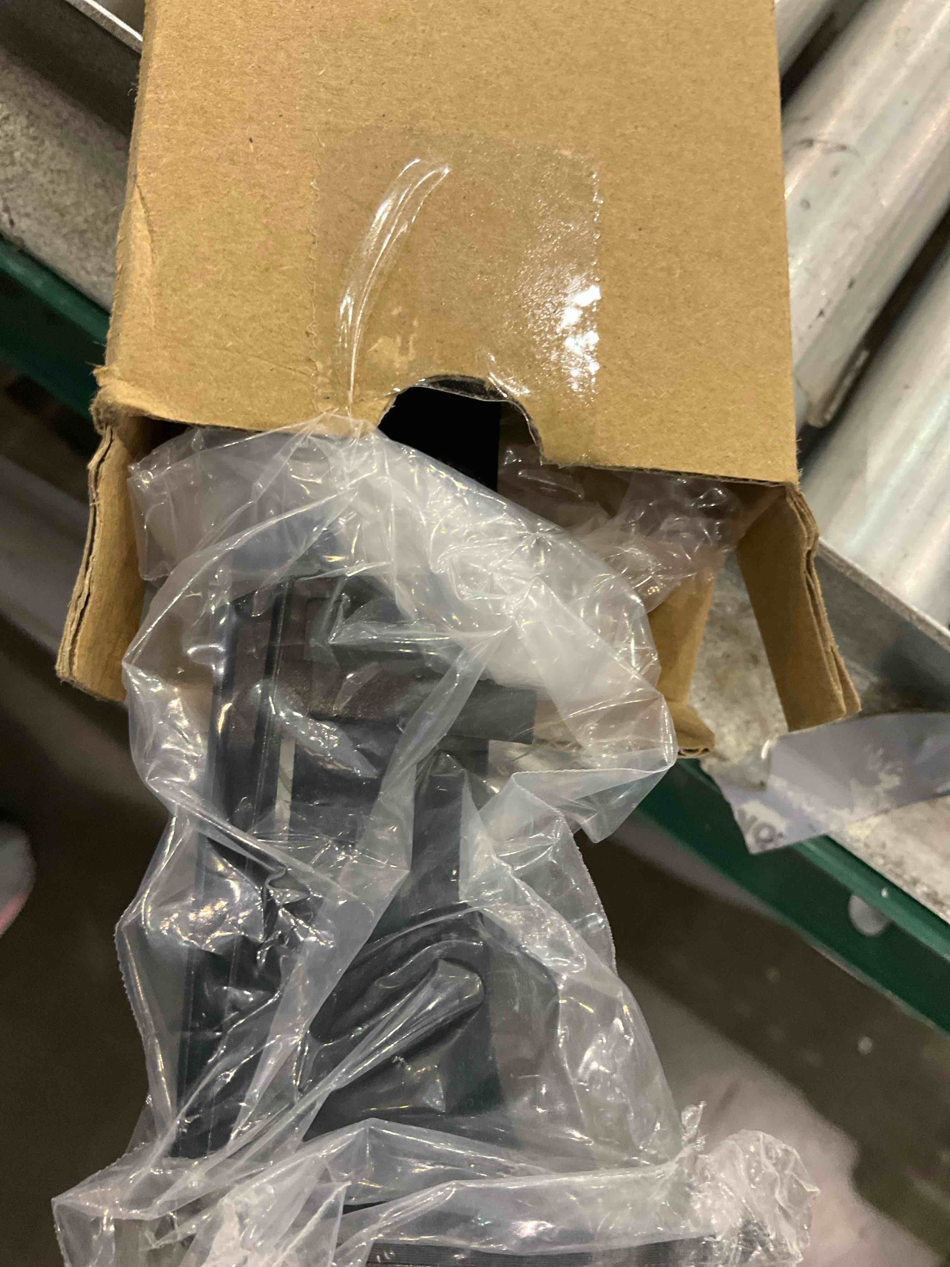 https://s3.amazonaws.com/lotting-images-prod/BargainHunt/EXS01412736_1721743406026.jpeg