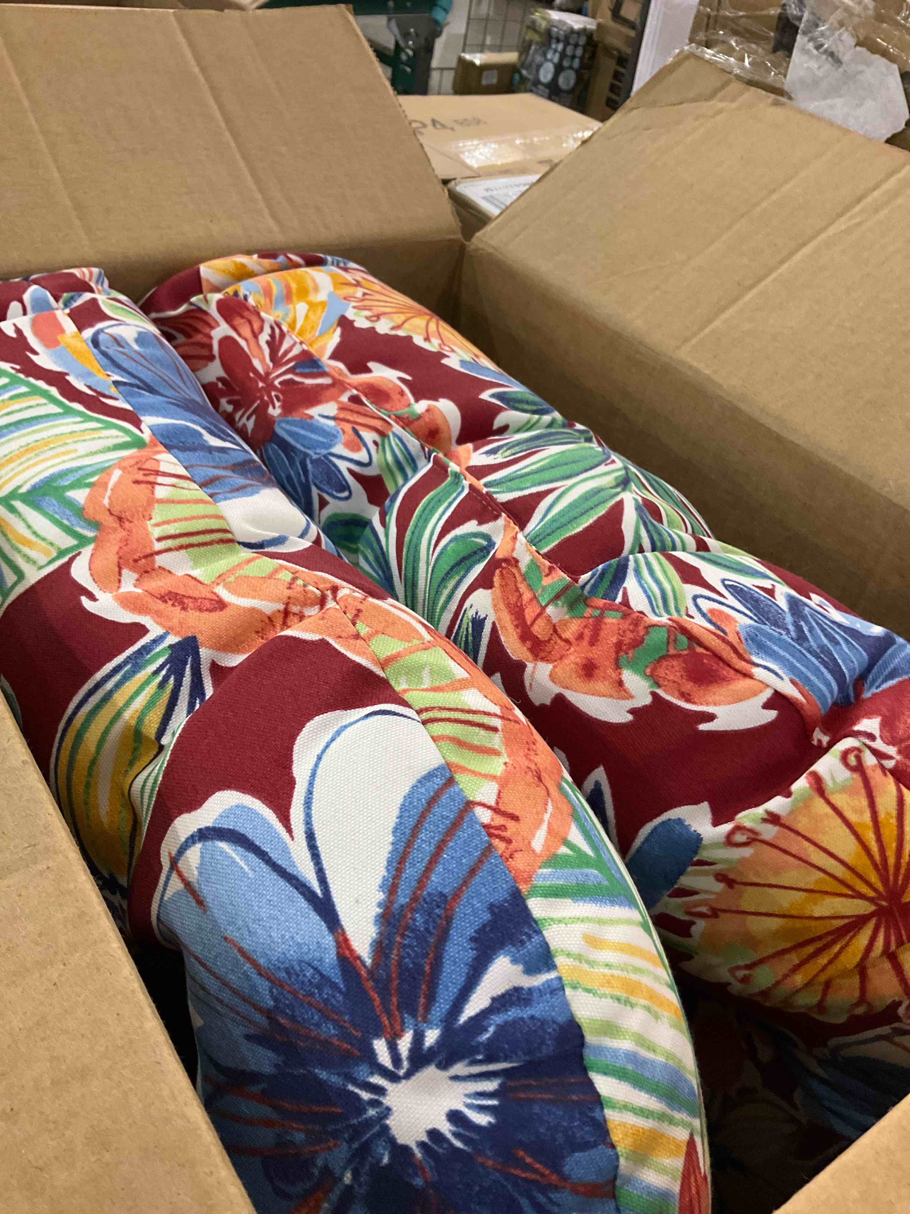 https://s3.amazonaws.com/lotting-images-prod/BargainHunt/EXS01413094_1722597659474.jpeg