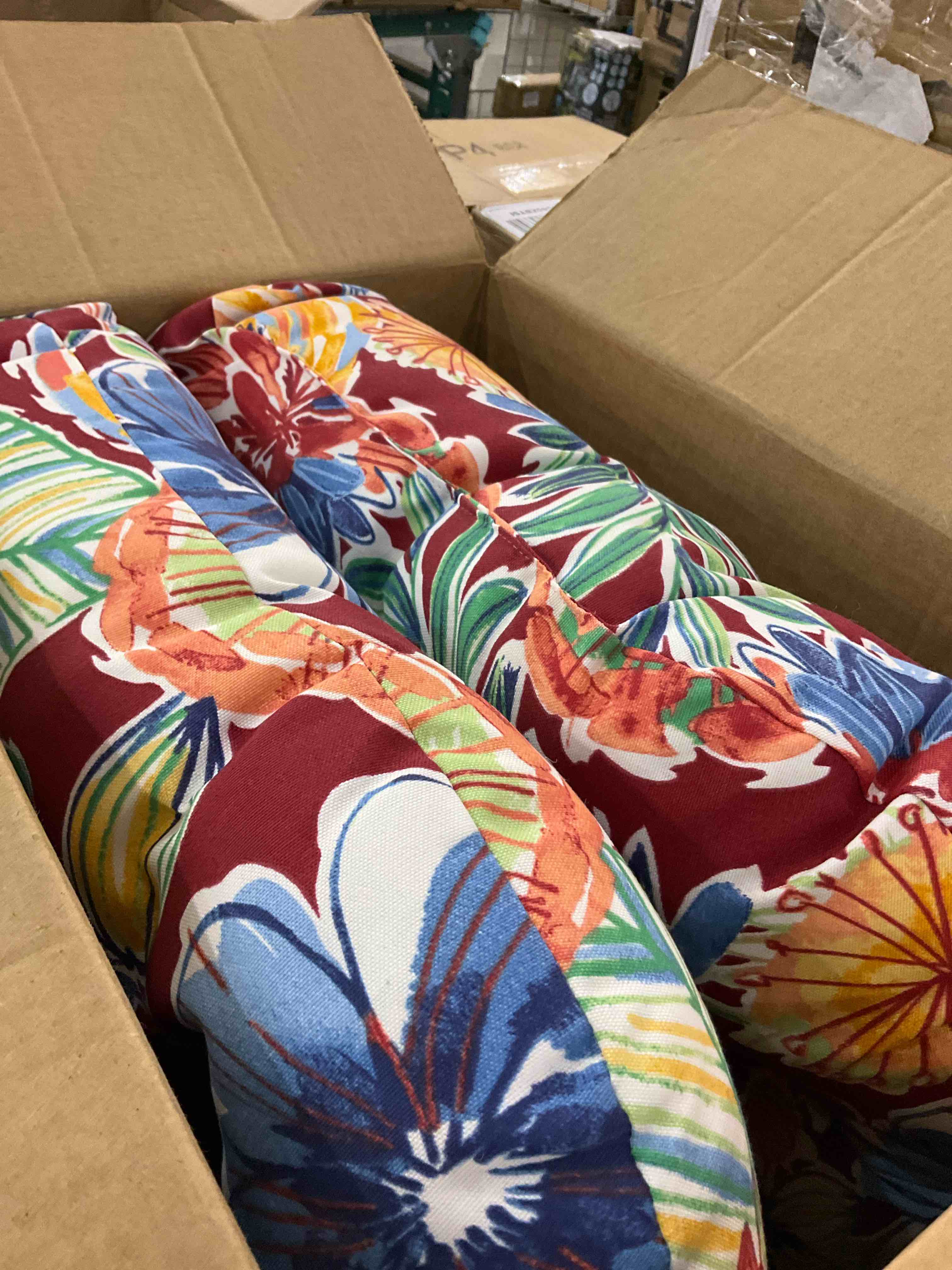 https://s3.amazonaws.com/lotting-images-prod/BargainHunt/EXS01413094_1722597660383.jpeg