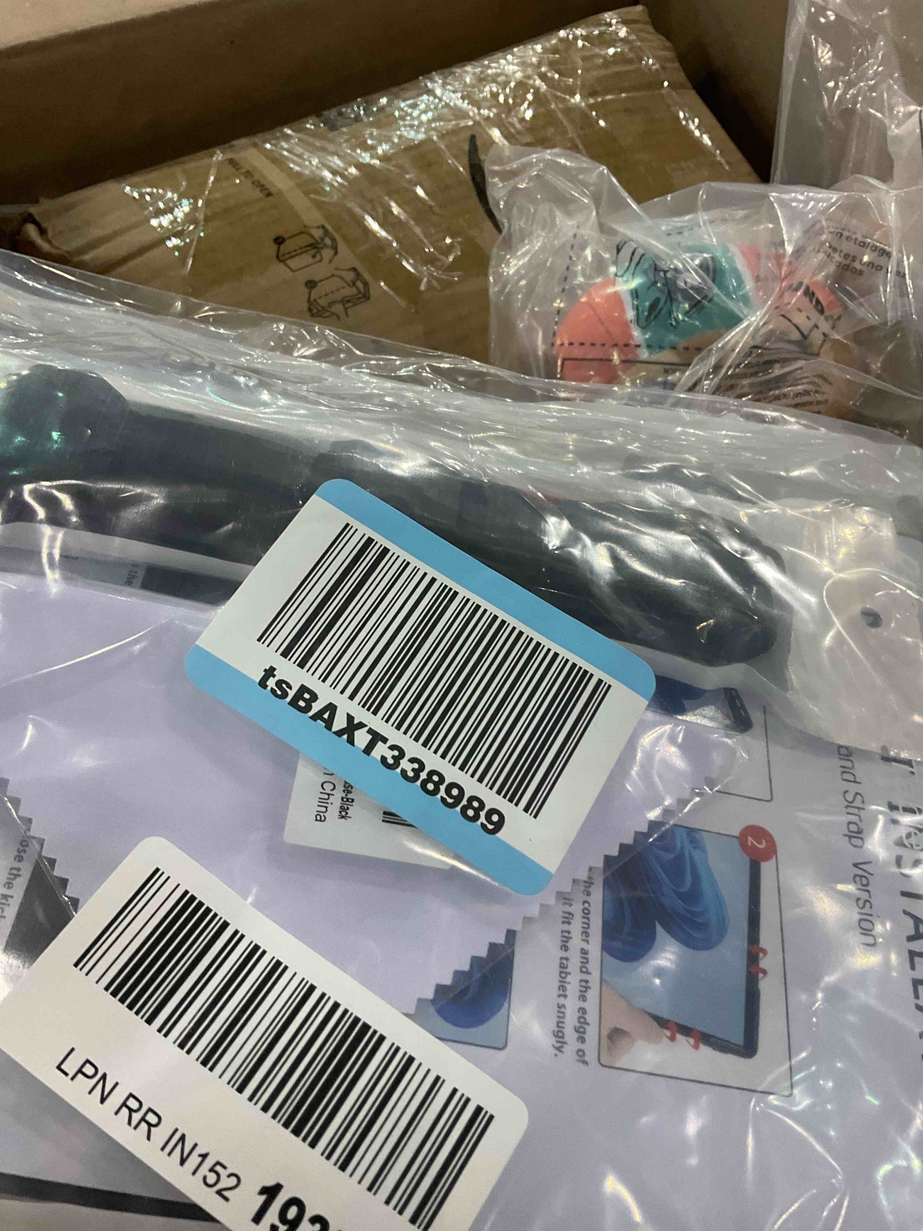 https://s3.amazonaws.com/lotting-images-prod/BargainHunt/EXS01413102_1722598512551.jpeg