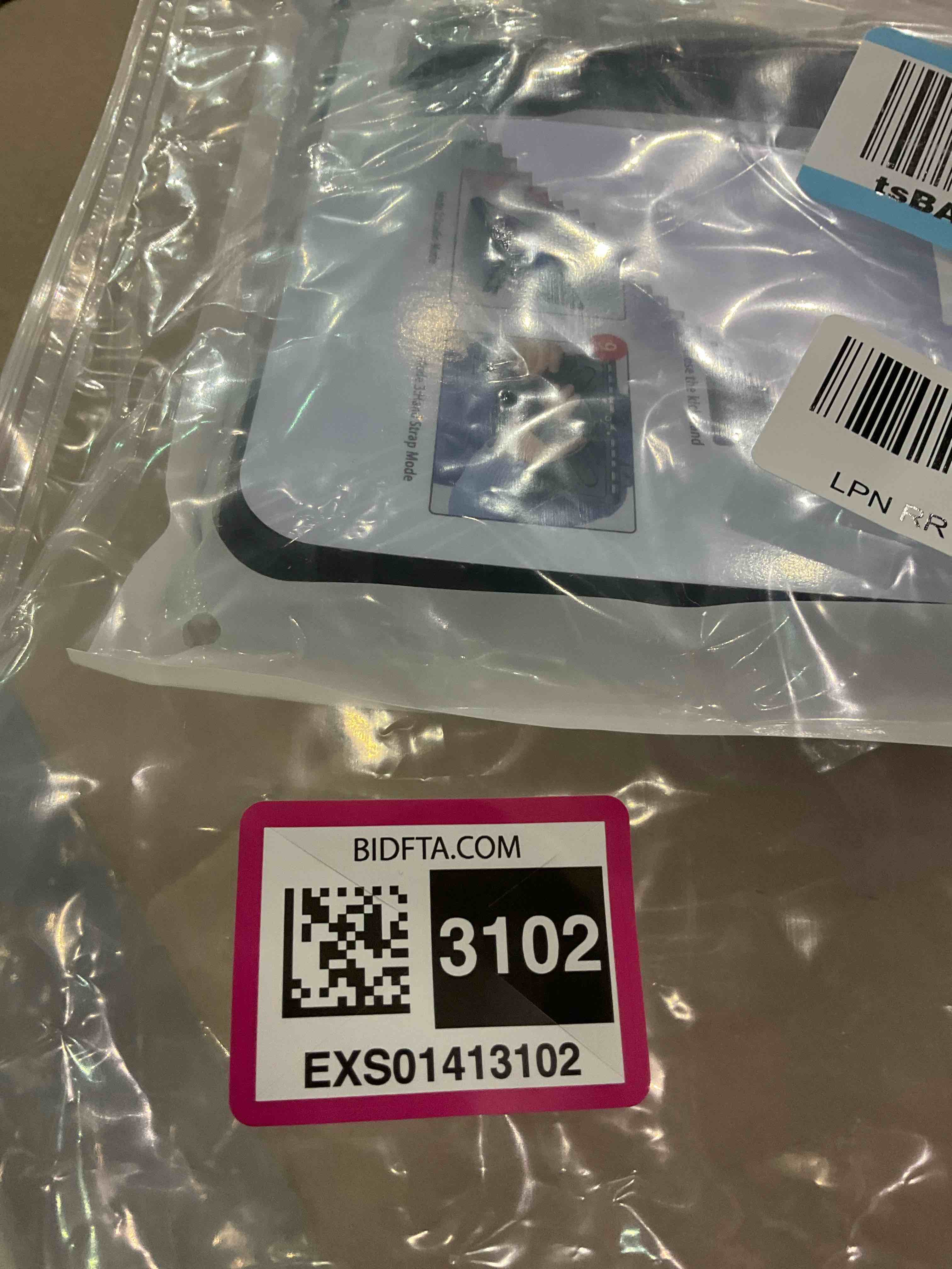 https://s3.amazonaws.com/lotting-images-prod/BargainHunt/EXS01413102_1722598515986.jpeg