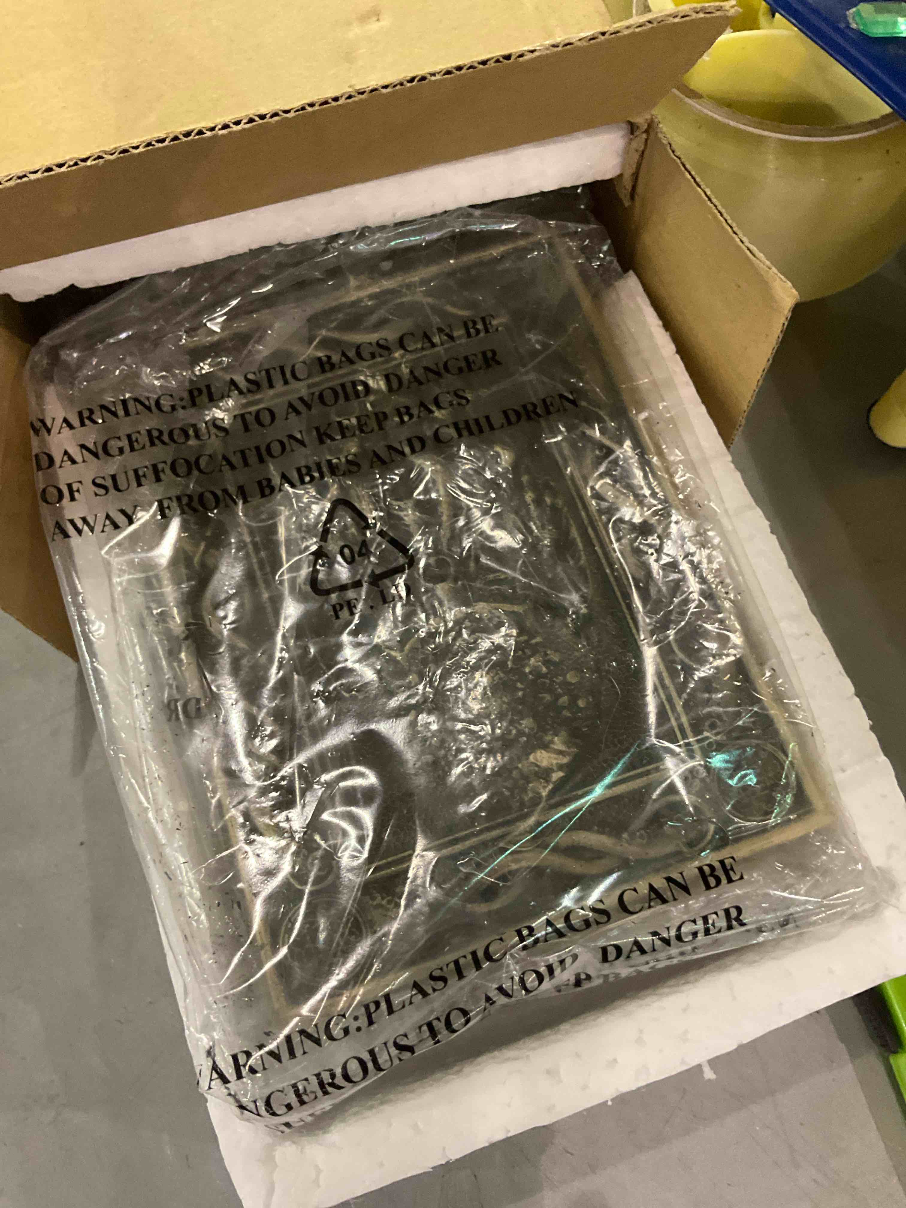 https://s3.amazonaws.com/lotting-images-prod/BargainHunt/EXS01413123_1722600816064.jpeg