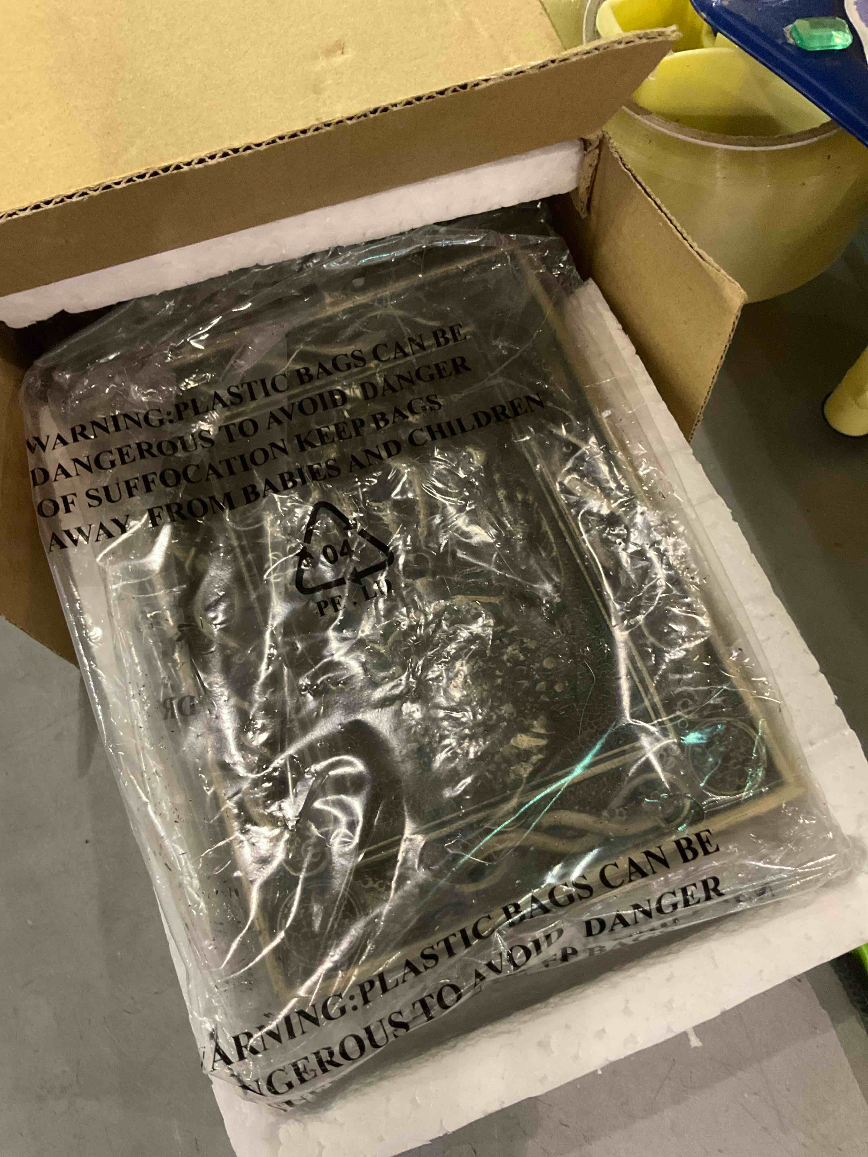 https://s3.amazonaws.com/lotting-images-prod/BargainHunt/EXS01413123_1722600817311.jpeg