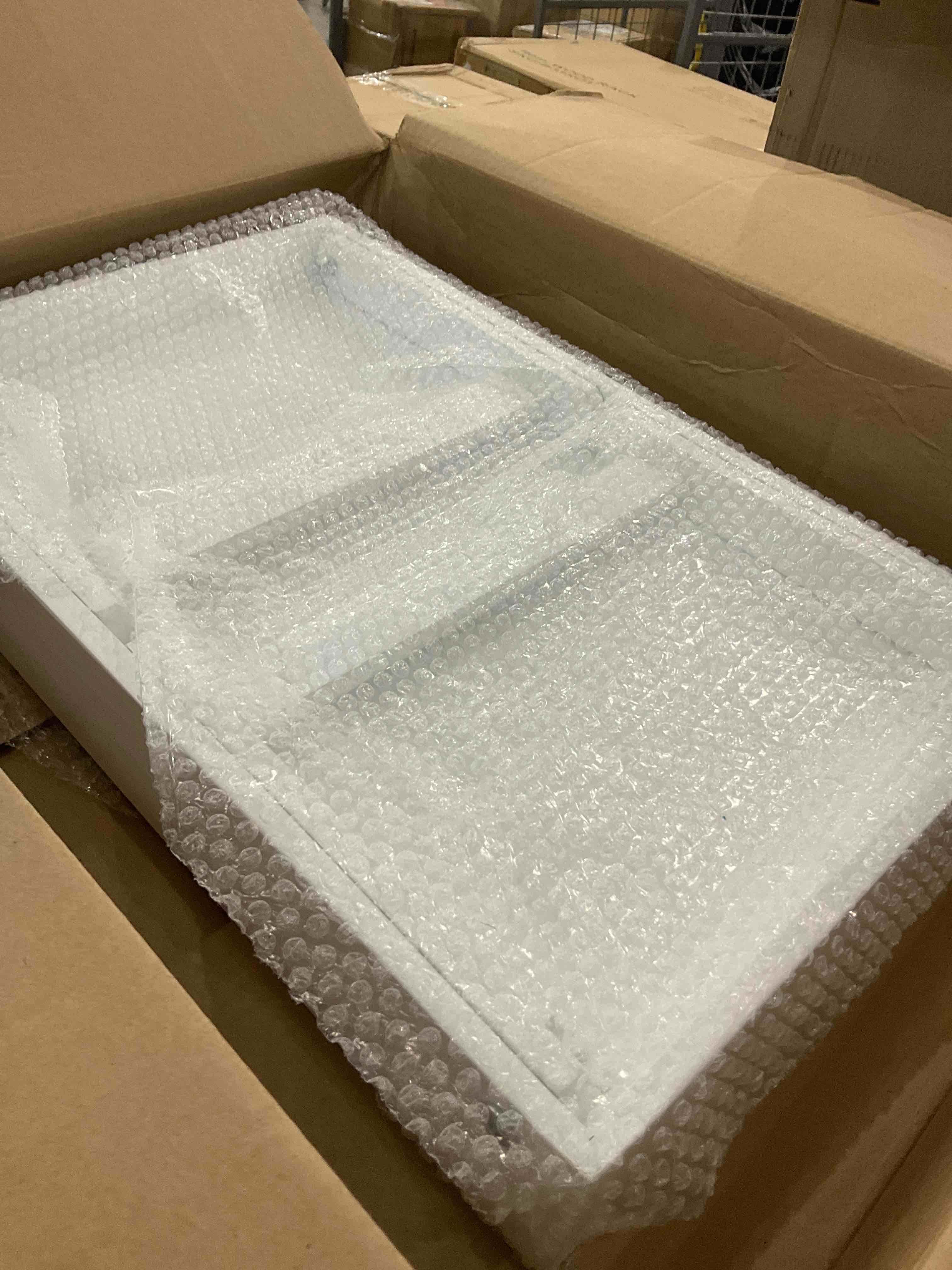 https://s3.amazonaws.com/lotting-images-prod/BargainHunt/EXS01413137_1722602478136.jpeg