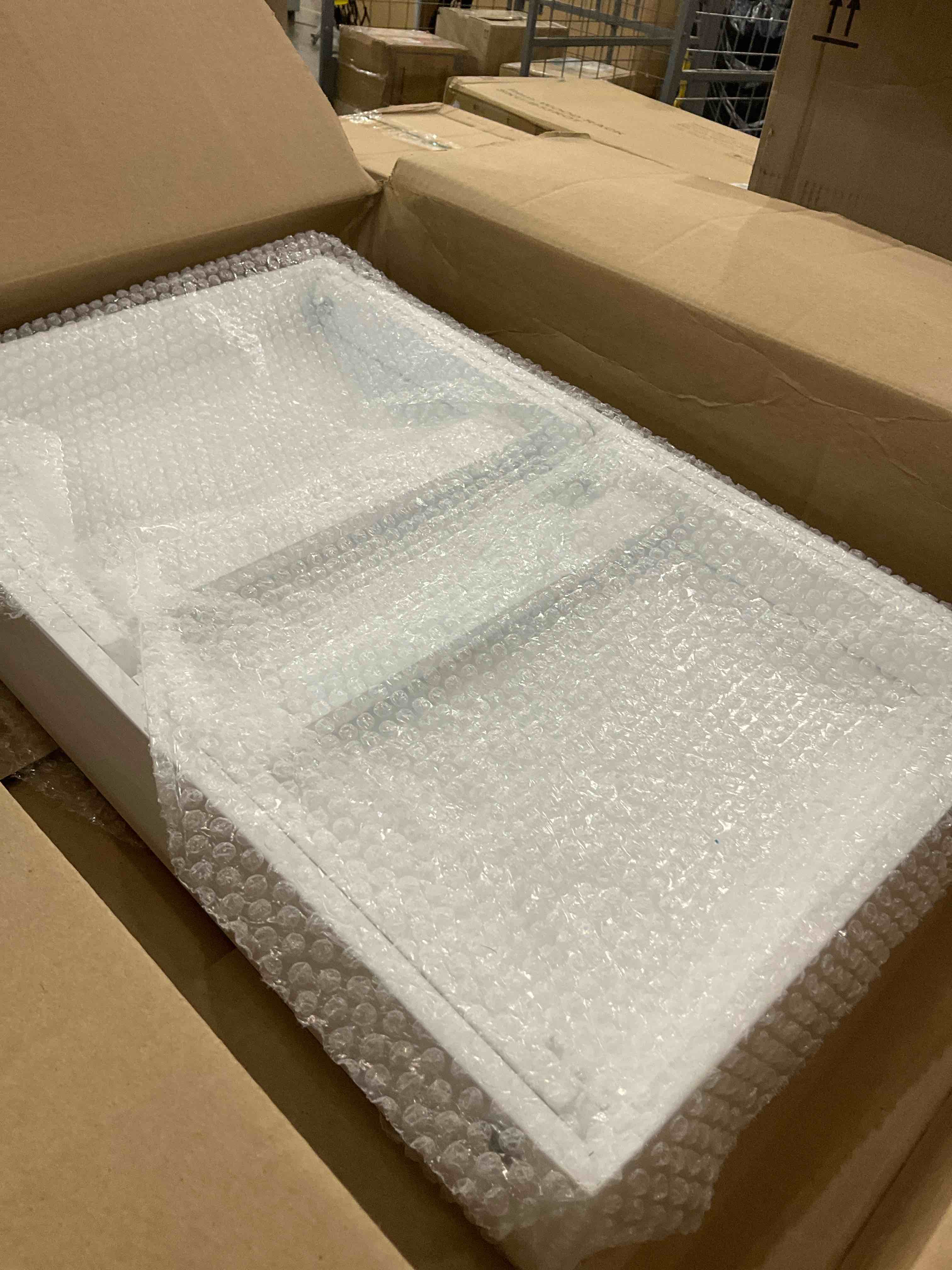 https://s3.amazonaws.com/lotting-images-prod/BargainHunt/EXS01413137_1722602478918.jpeg
