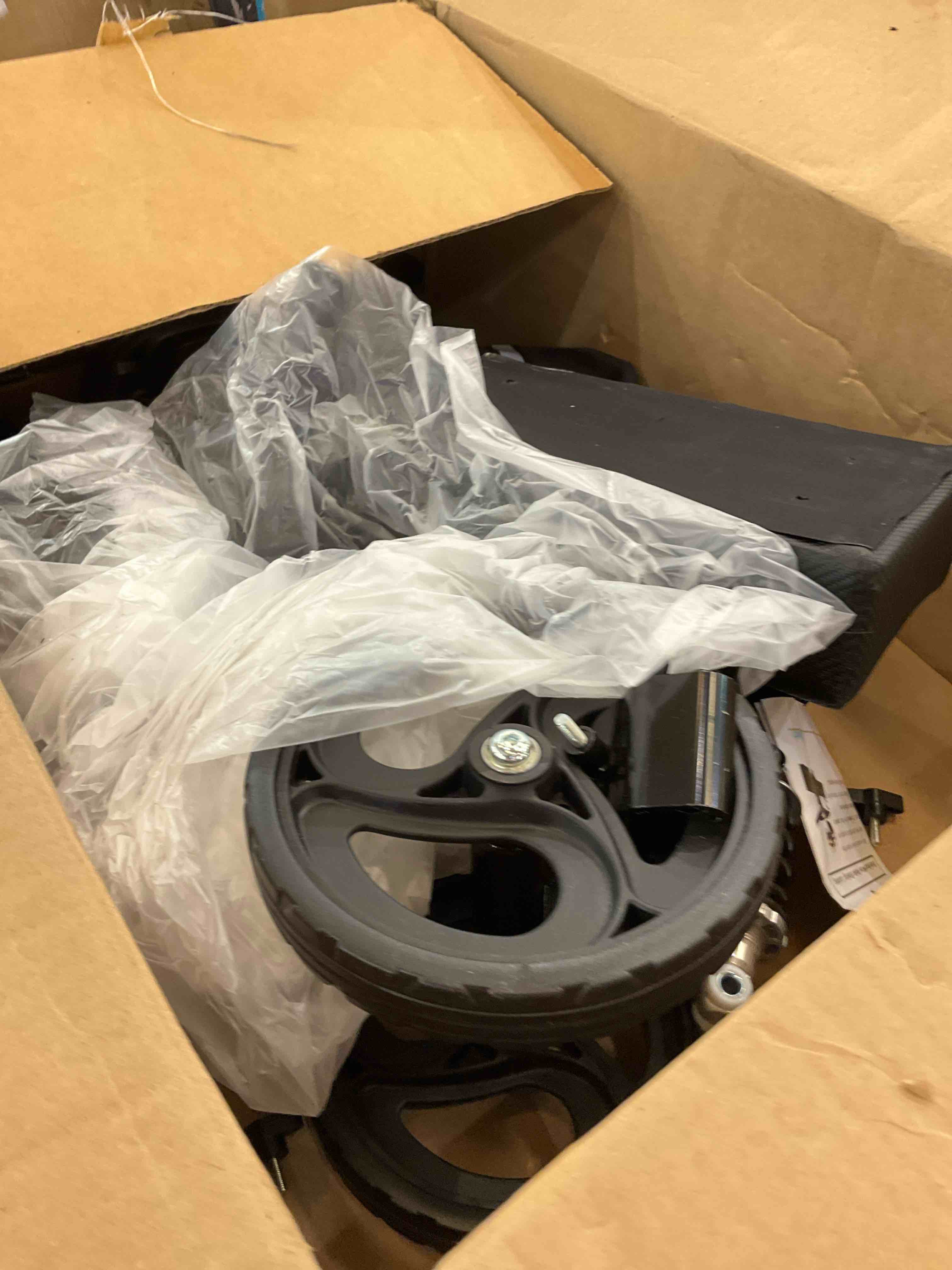 https://s3.amazonaws.com/lotting-images-prod/BargainHunt/EXS01413171_1722617336099.jpeg
