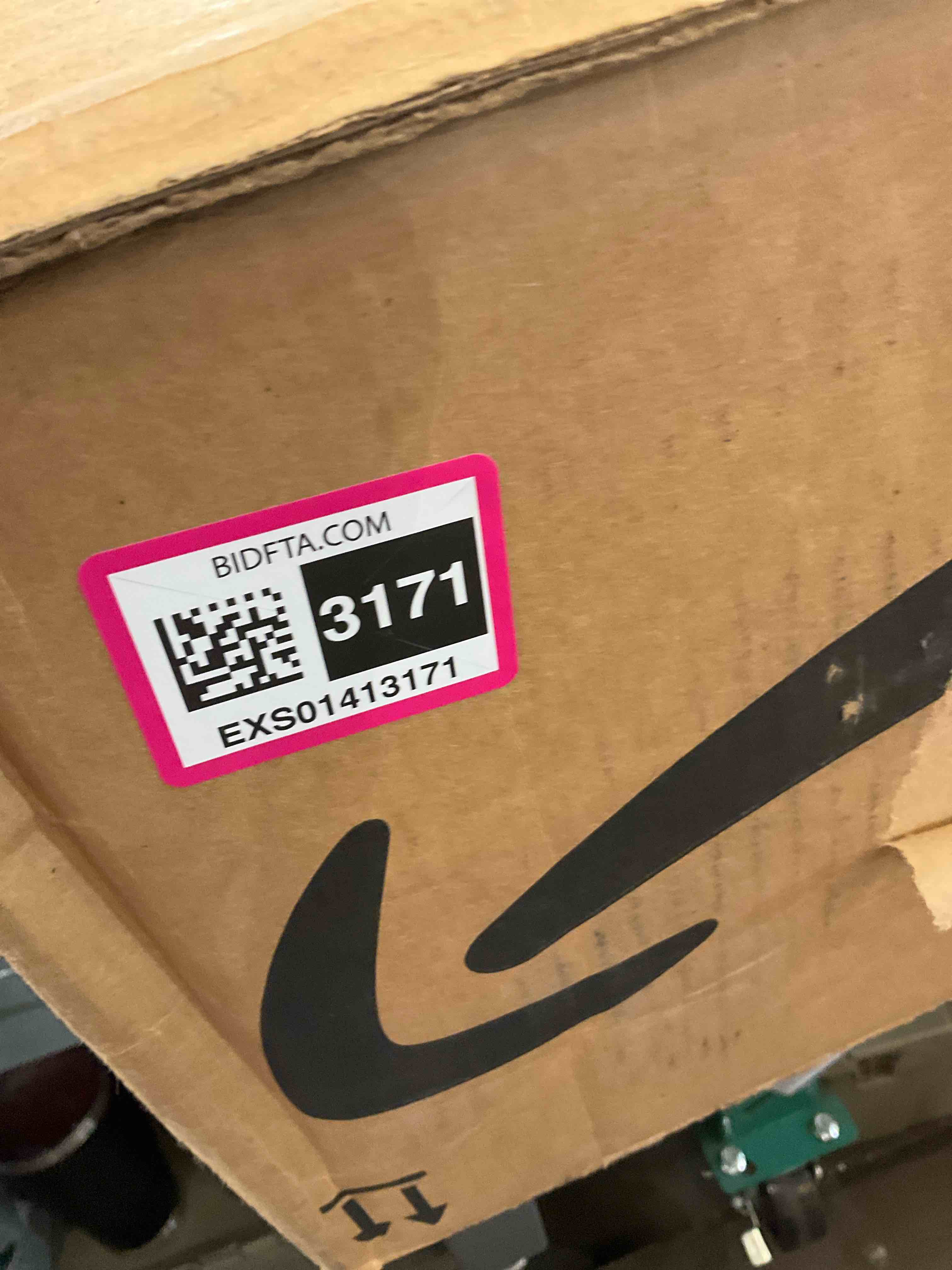 https://s3.amazonaws.com/lotting-images-prod/BargainHunt/EXS01413171_1722617341546.jpeg