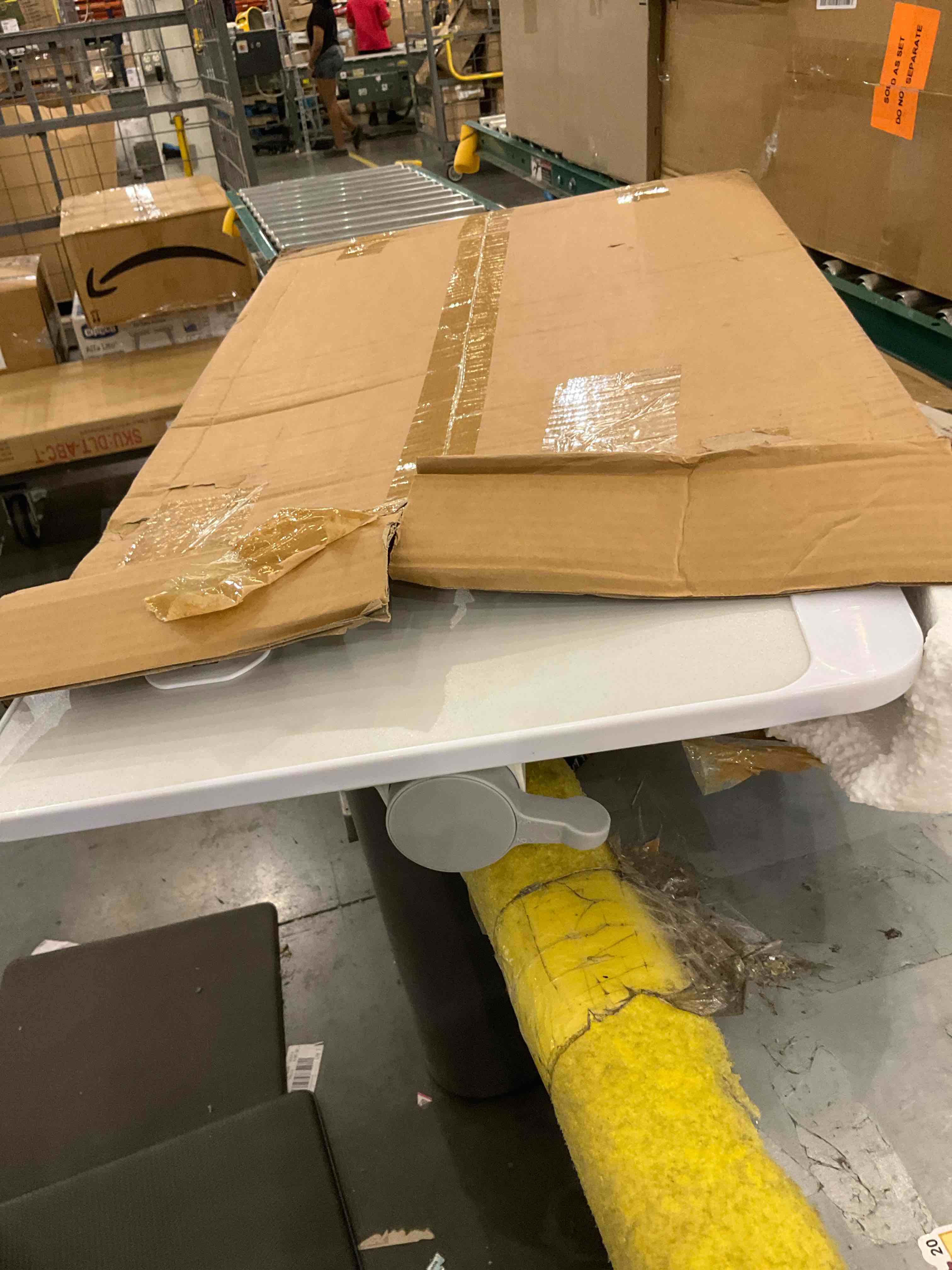 https://s3.amazonaws.com/lotting-images-prod/BargainHunt/EXS01414898_1722352865734.jpeg
