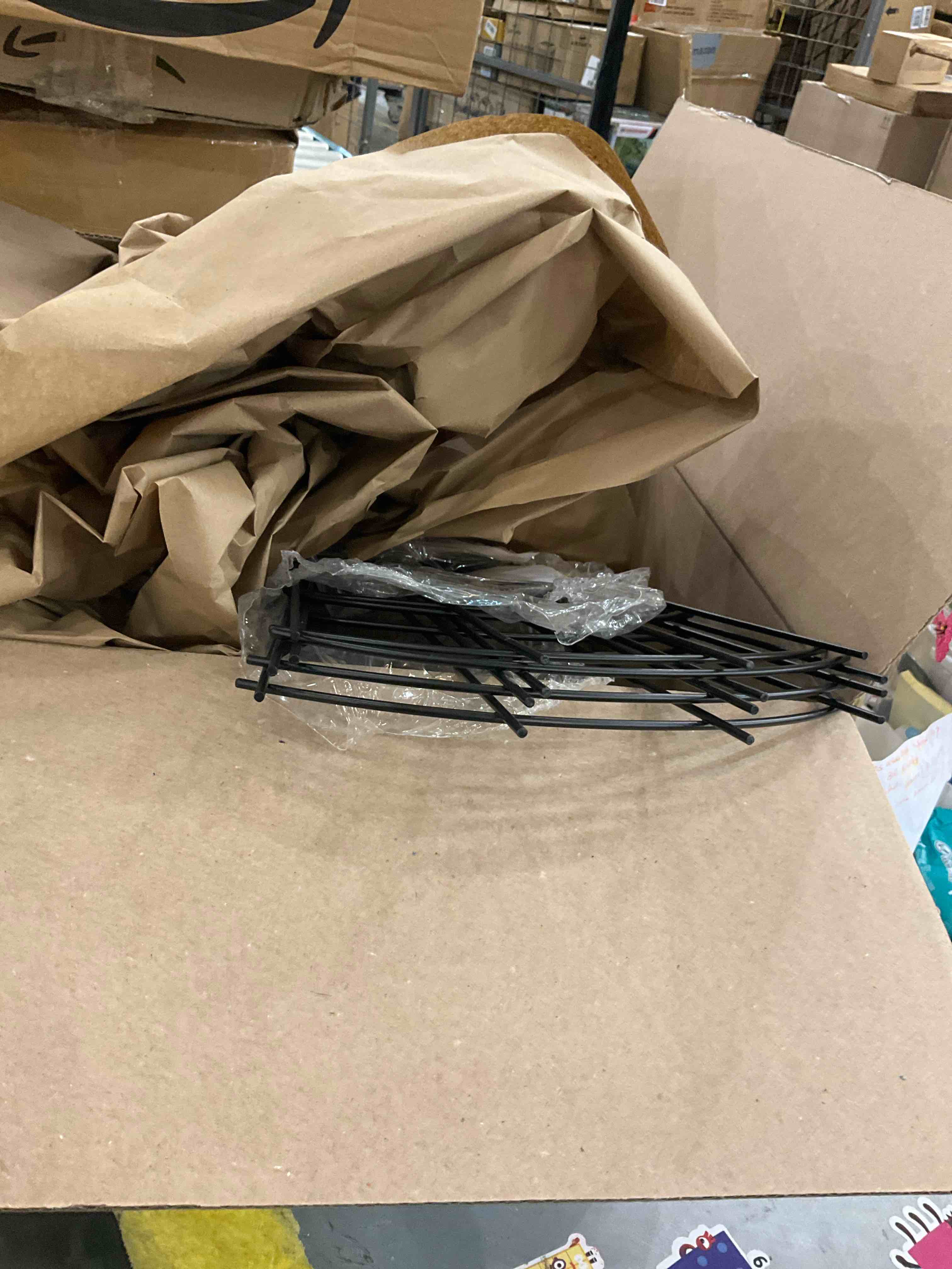 https://s3.amazonaws.com/lotting-images-prod/BargainHunt/EXS01414904_1722354750670.jpeg