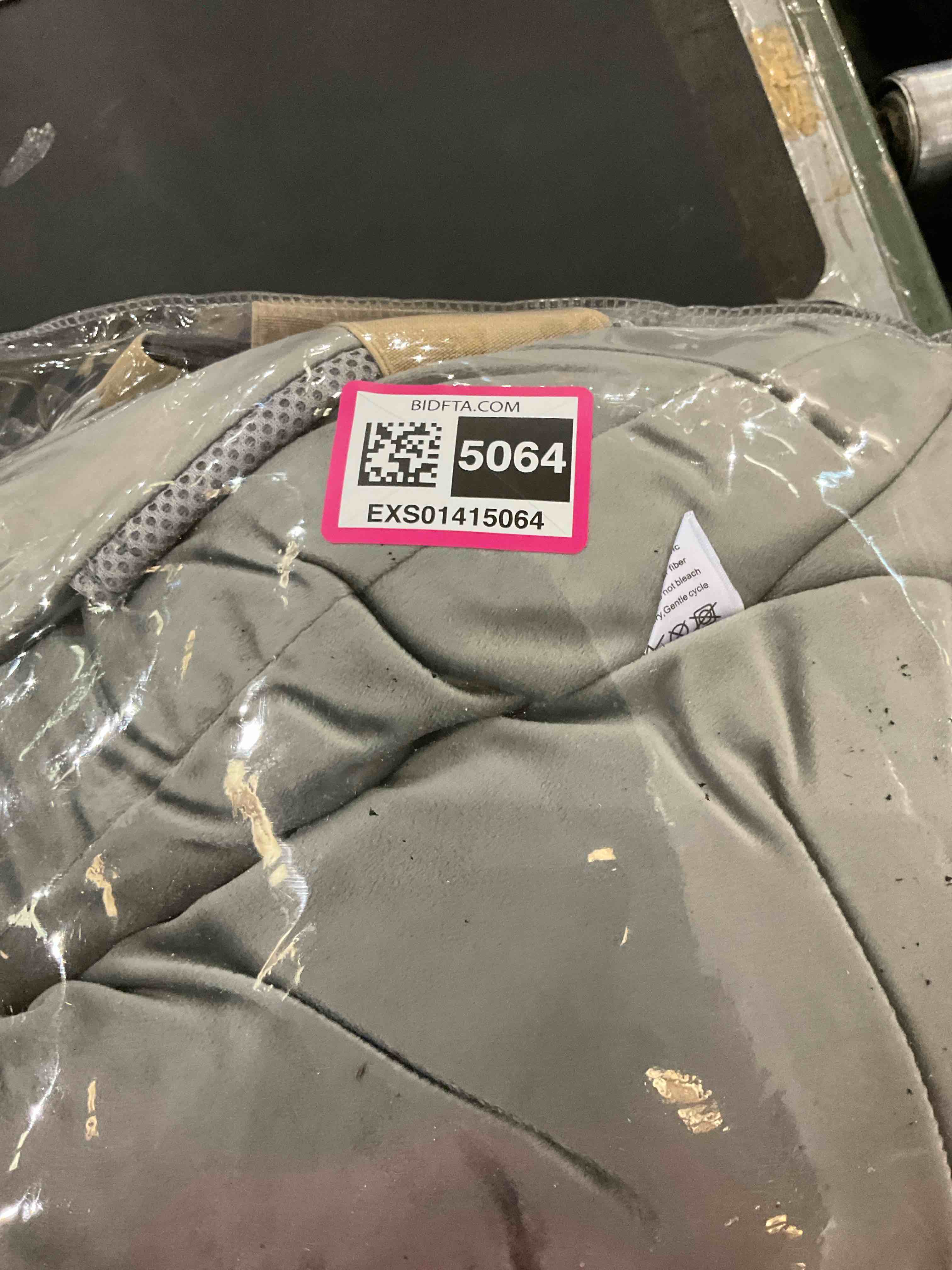 https://s3.amazonaws.com/lotting-images-prod/BargainHunt/EXS01415064_1721746467383.jpeg