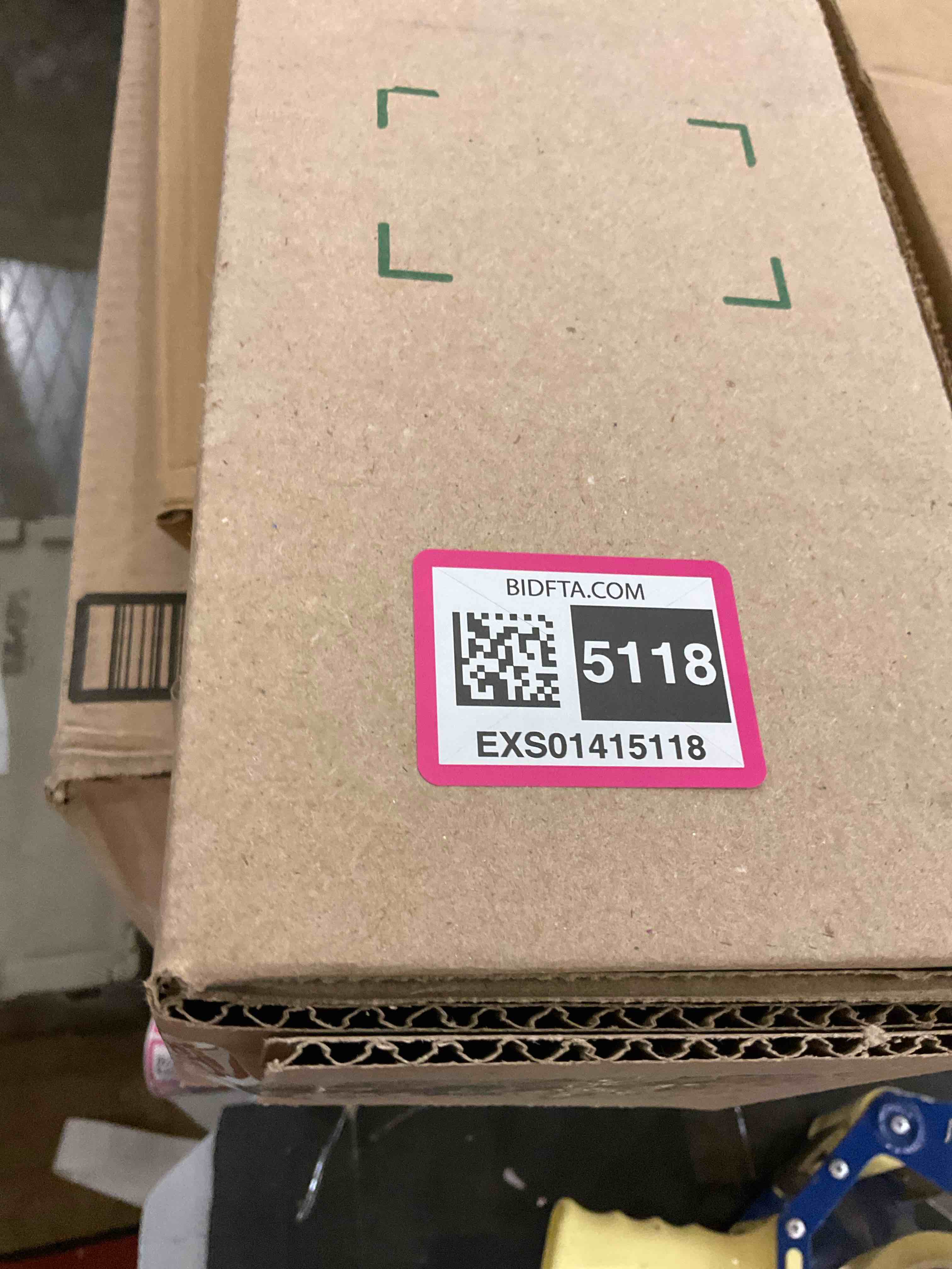 https://s3.amazonaws.com/lotting-images-prod/BargainHunt/EXS01415118_1721756012822.jpeg