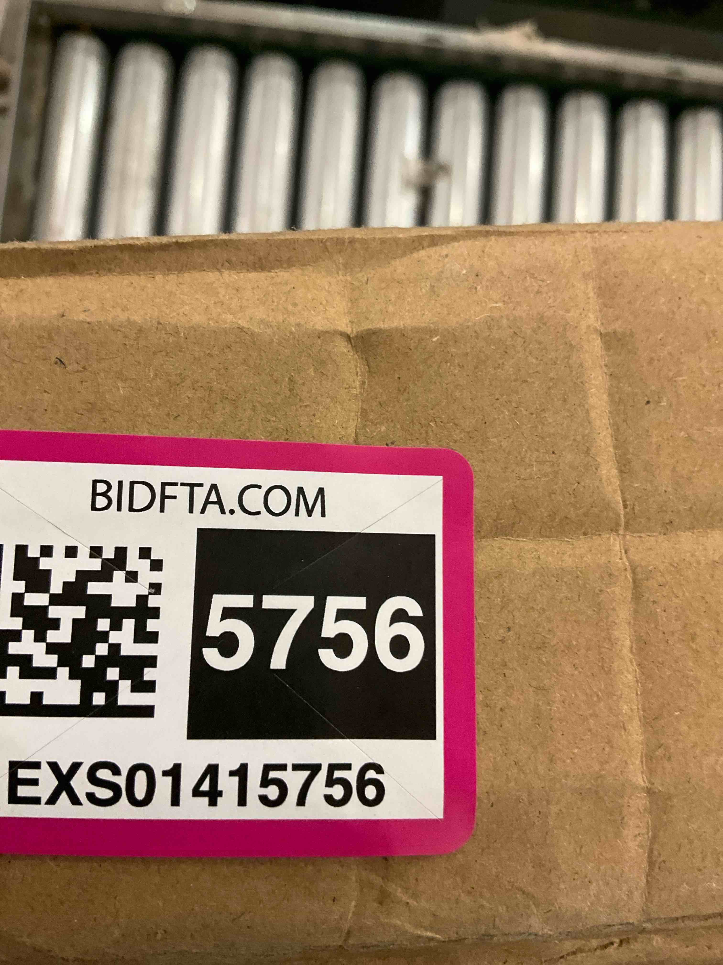 https://s3.amazonaws.com/lotting-images-prod/BargainHunt/EXS01415756_1722610383178.jpeg