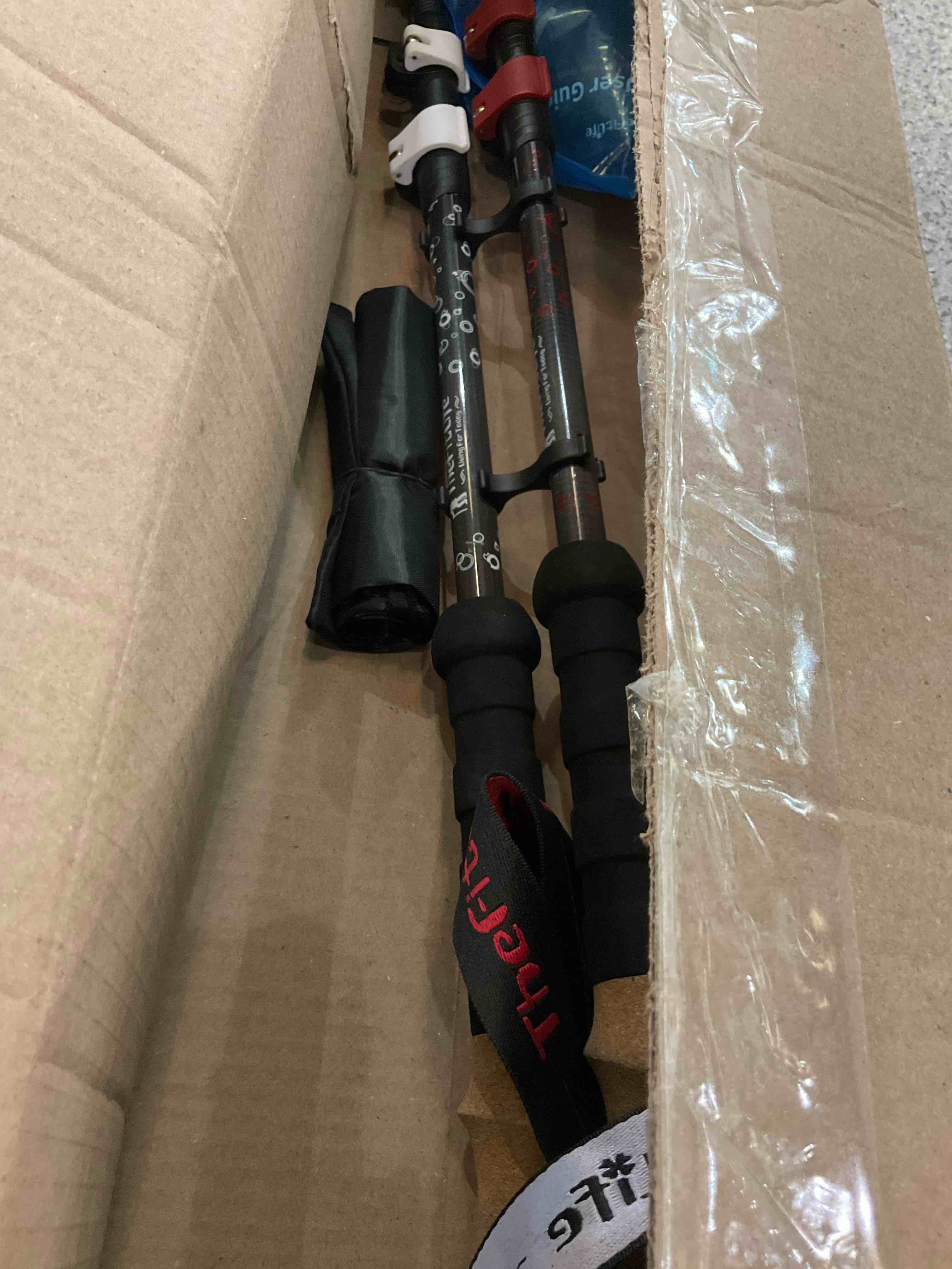 https://s3.amazonaws.com/lotting-images-prod/BargainHunt/EXS01416043_1724261217632.jpeg