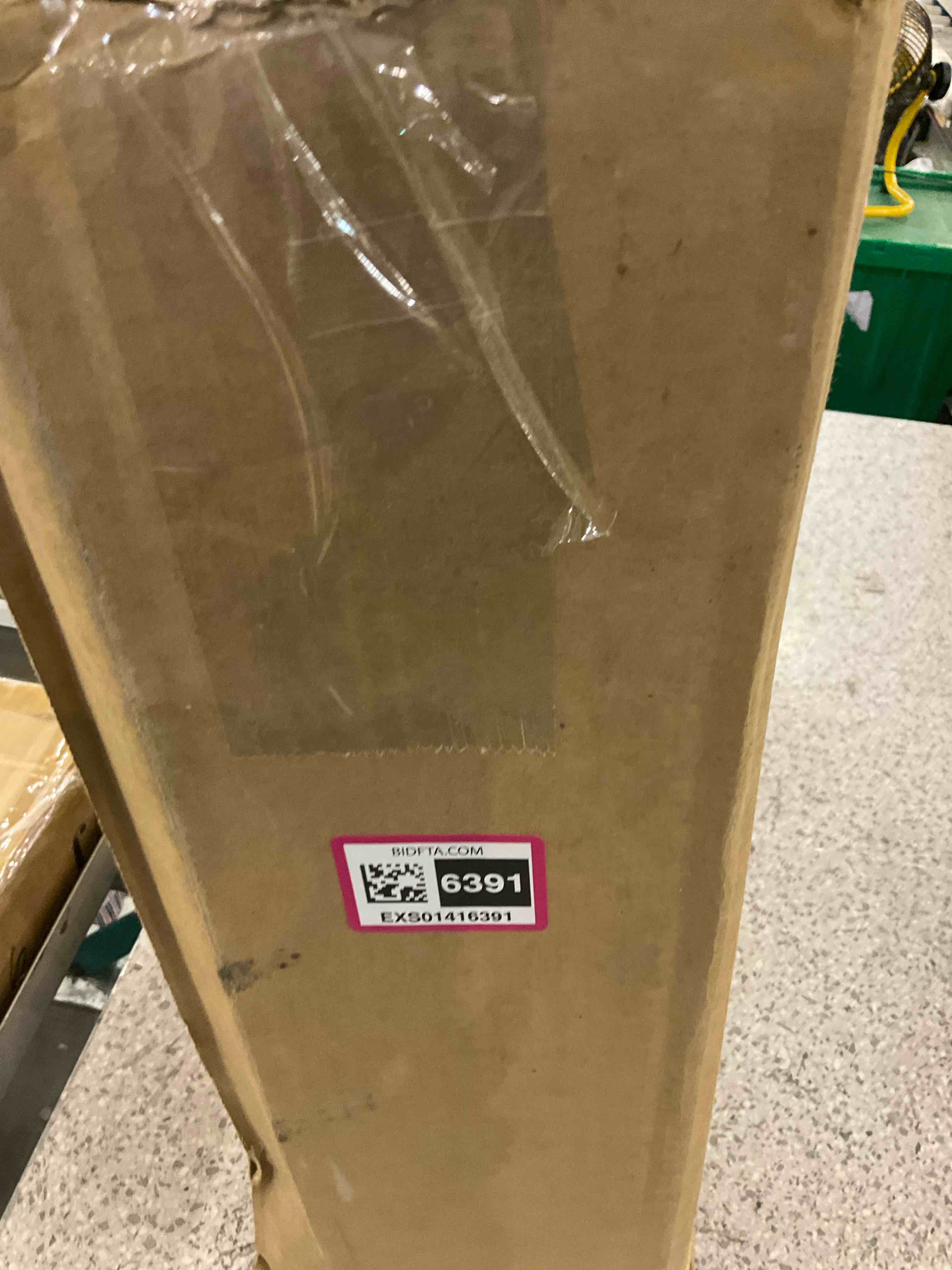https://s3.amazonaws.com/lotting-images-prod/BargainHunt/EXS01416391_1724434683968.jpeg
