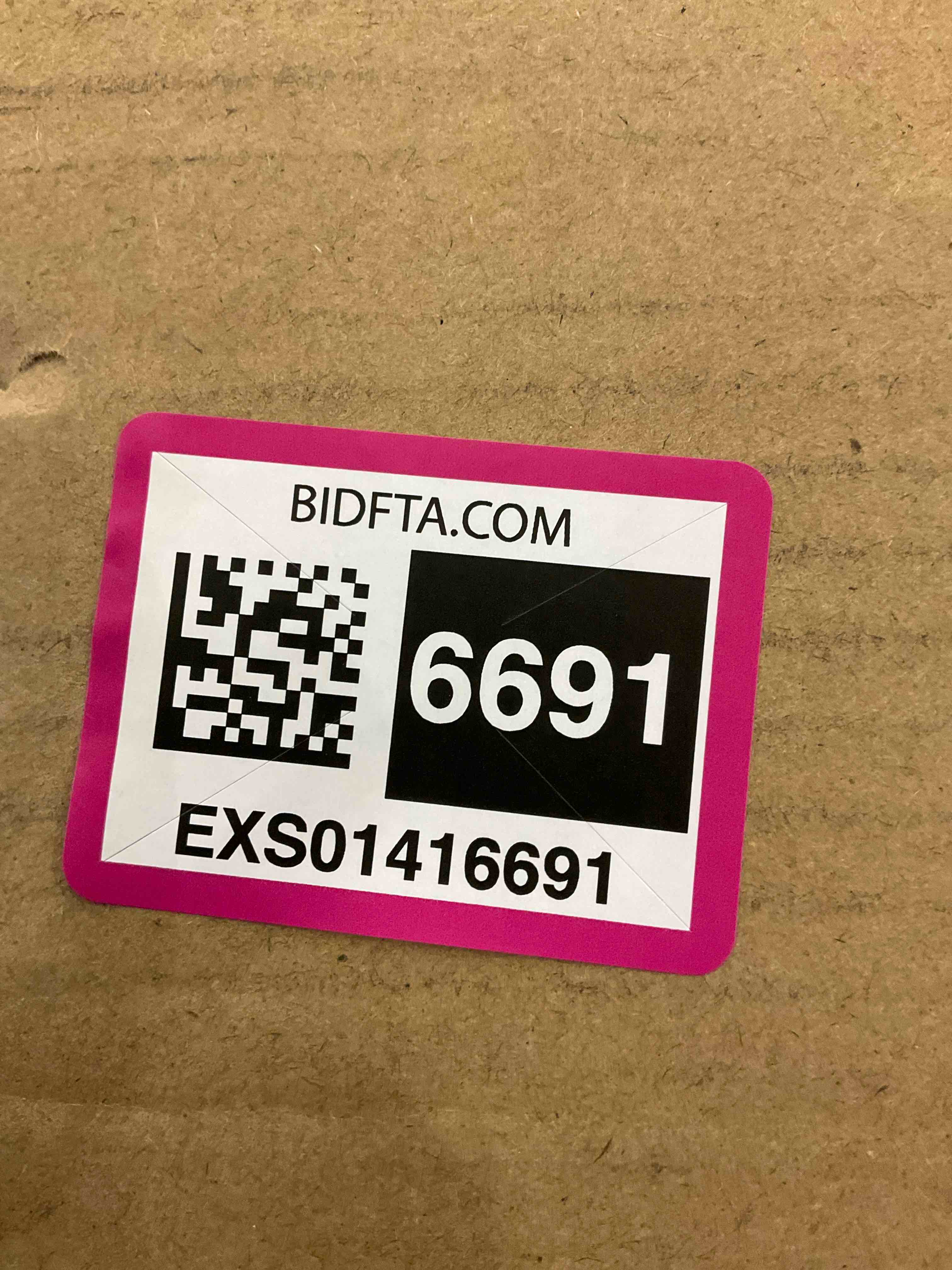https://s3.amazonaws.com/lotting-images-prod/BargainHunt/EXS01416691_1721909560766.jpeg