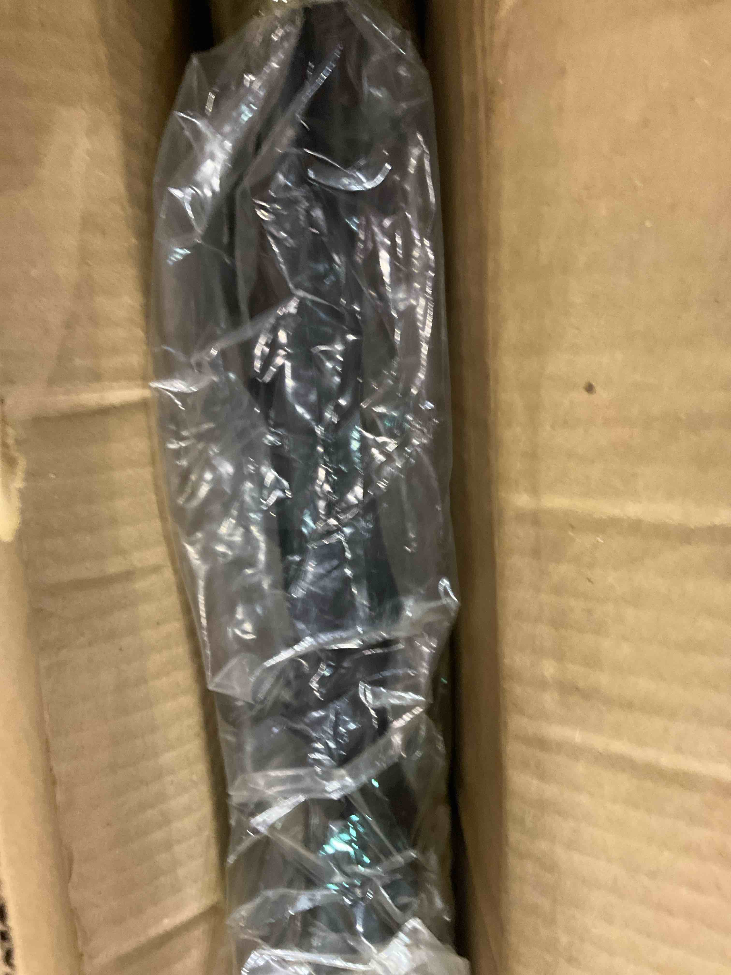 https://s3.amazonaws.com/lotting-images-prod/BargainHunt/EXS01417103_1721128877802.jpeg