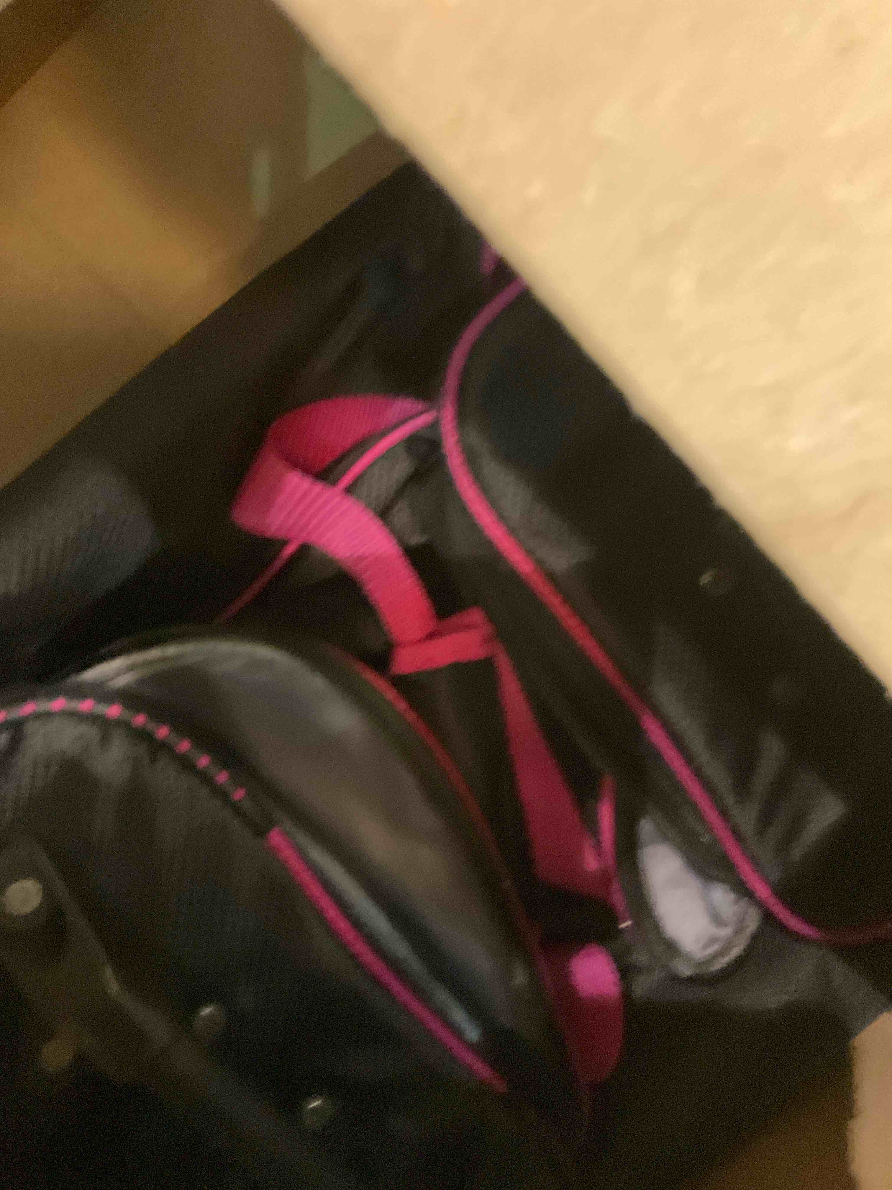 https://s3.amazonaws.com/lotting-images-prod/BargainHunt/EXS01417165_1721147838700.jpeg