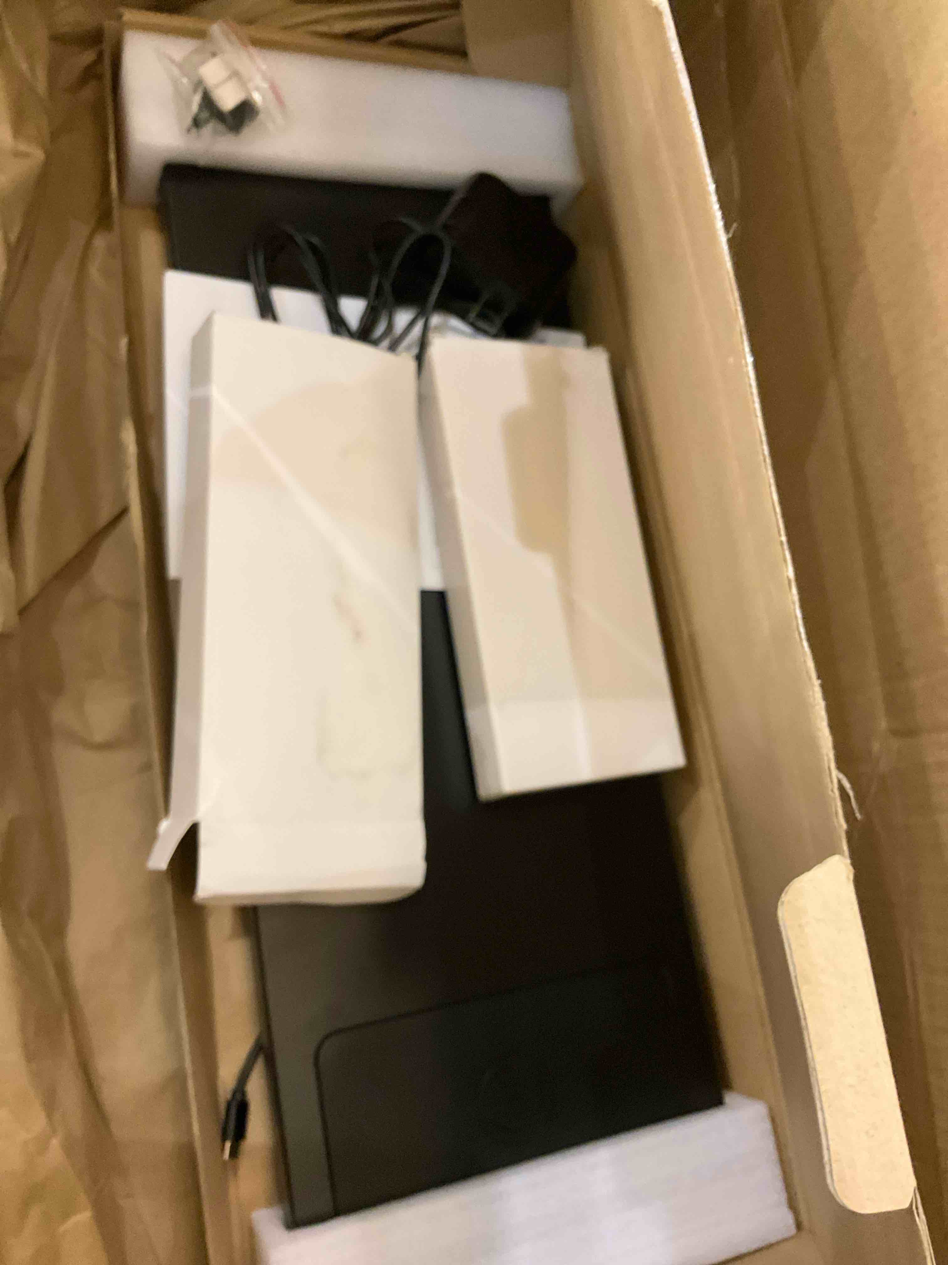 https://s3.amazonaws.com/lotting-images-prod/BargainHunt/EXS01417183_1721150192221.jpeg