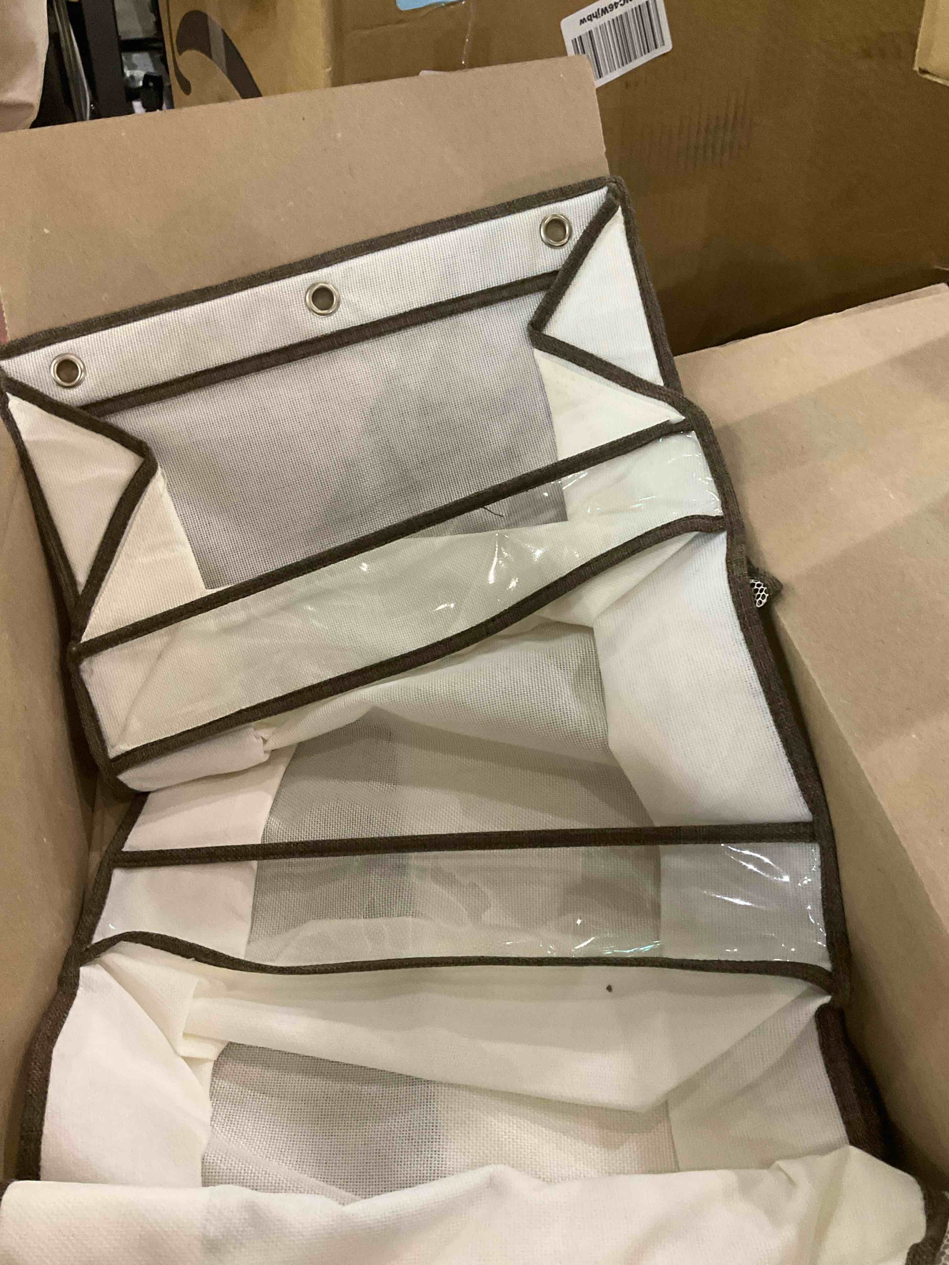 https://s3.amazonaws.com/lotting-images-prod/BargainHunt/EXS01418136_1721129136786.jpeg