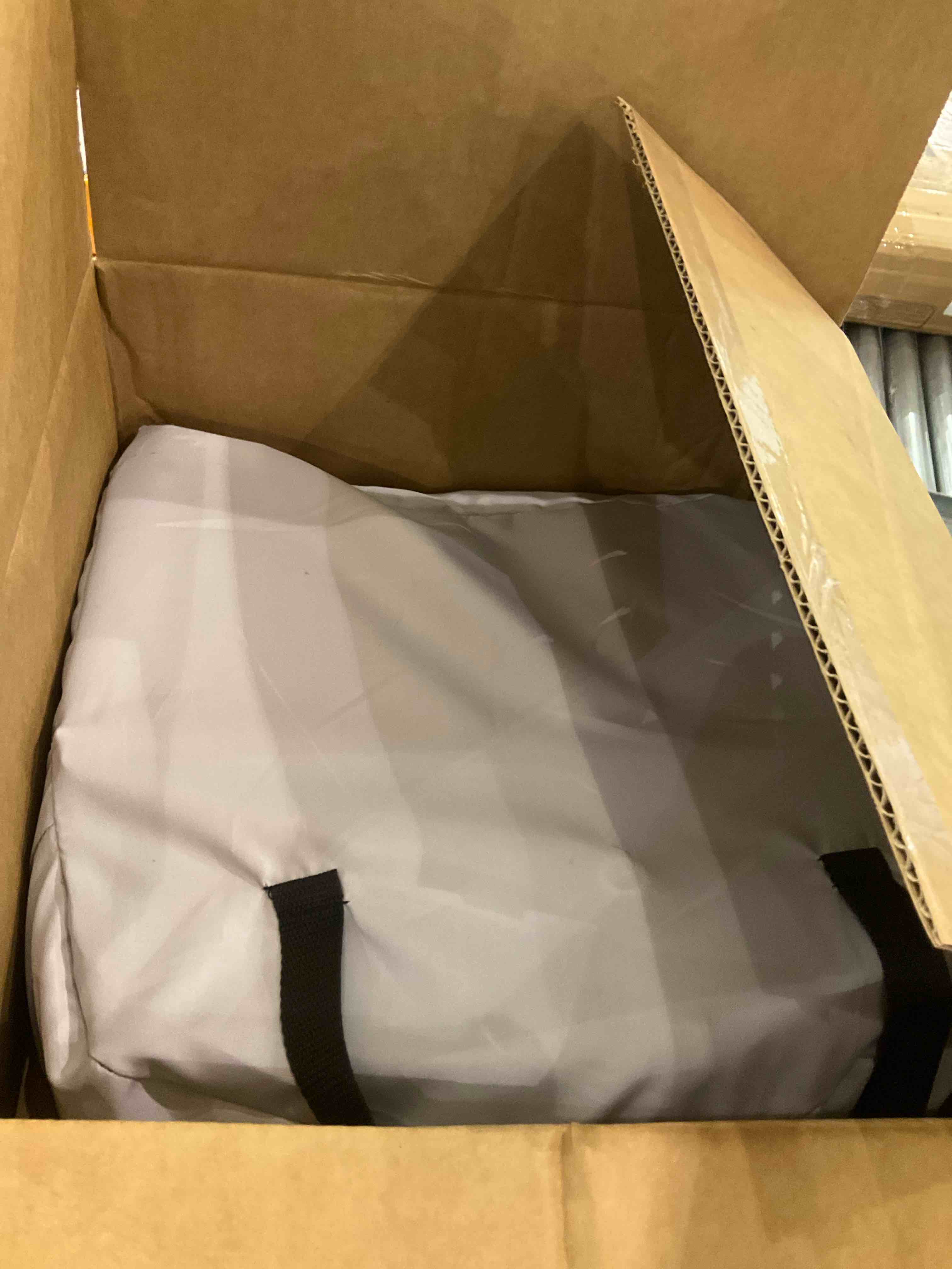 https://s3.amazonaws.com/lotting-images-prod/BargainHunt/EXS01418166_1721132982414.jpeg