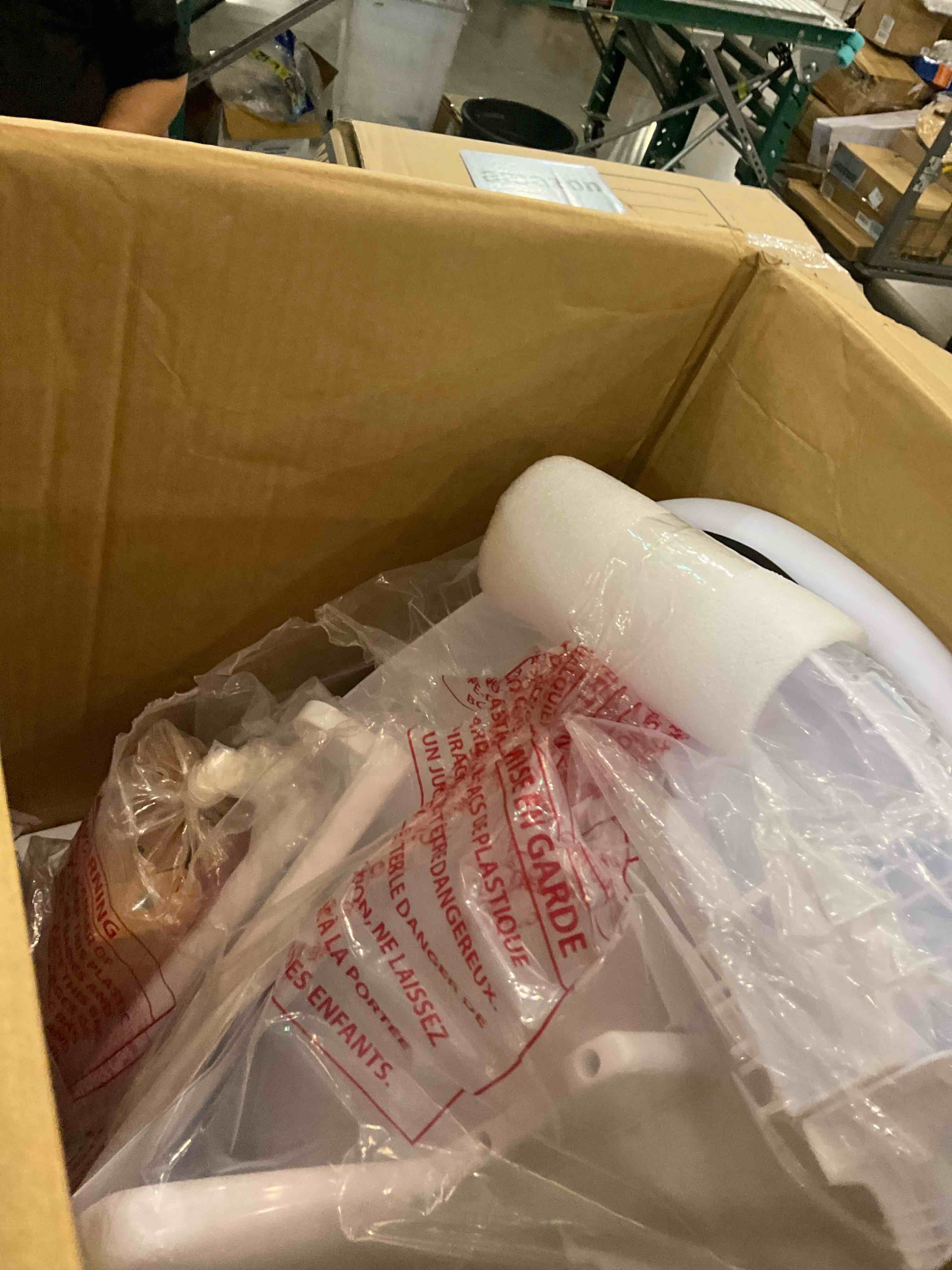 https://s3.amazonaws.com/lotting-images-prod/BargainHunt/EXS01418274_1721668330669.jpeg