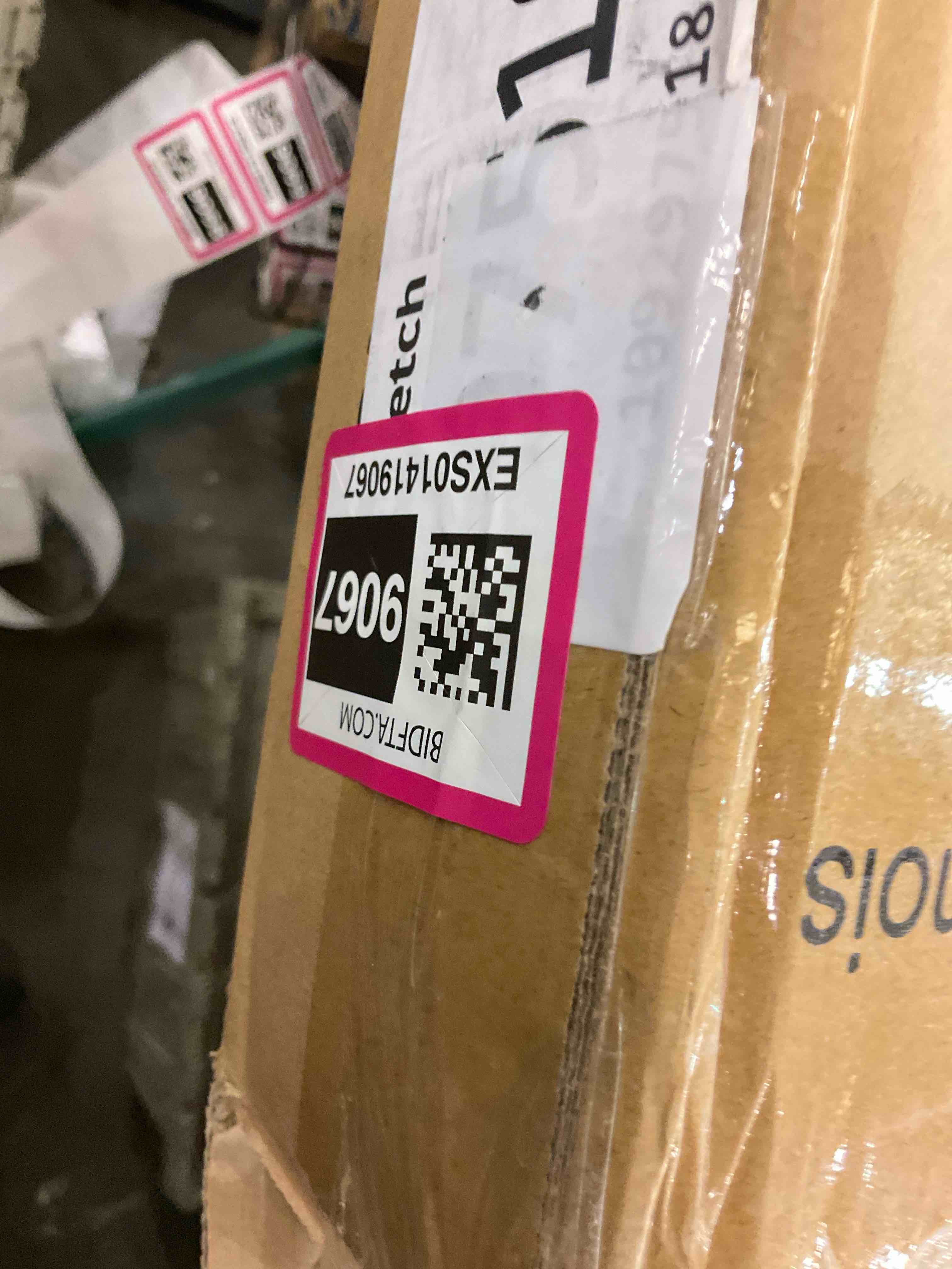 https://s3.amazonaws.com/lotting-images-prod/BargainHunt/EXS01419067_1722263817371.jpeg