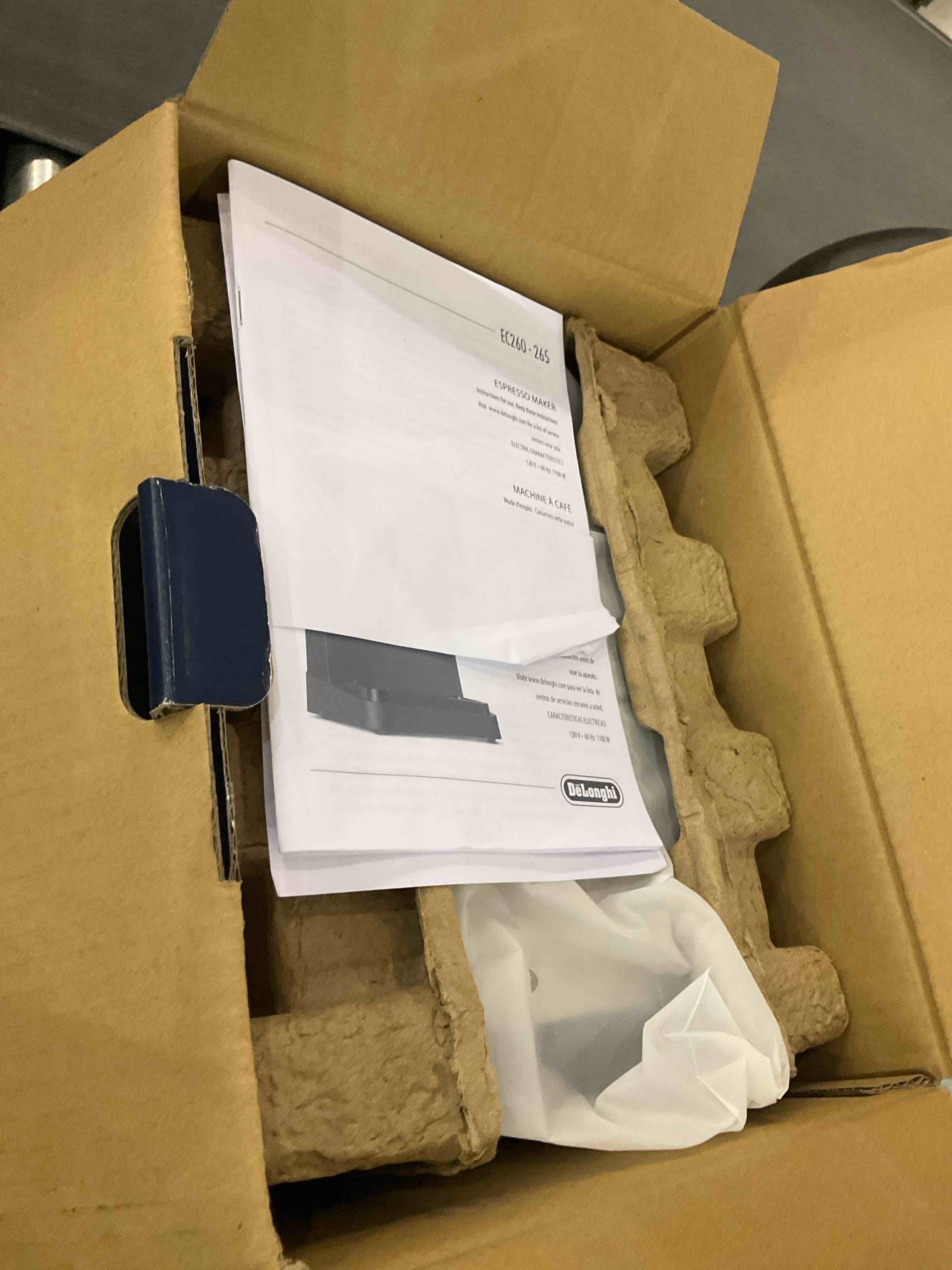 https://s3.amazonaws.com/lotting-images-prod/BargainHunt/EXS01419818_1721658309556.jpeg