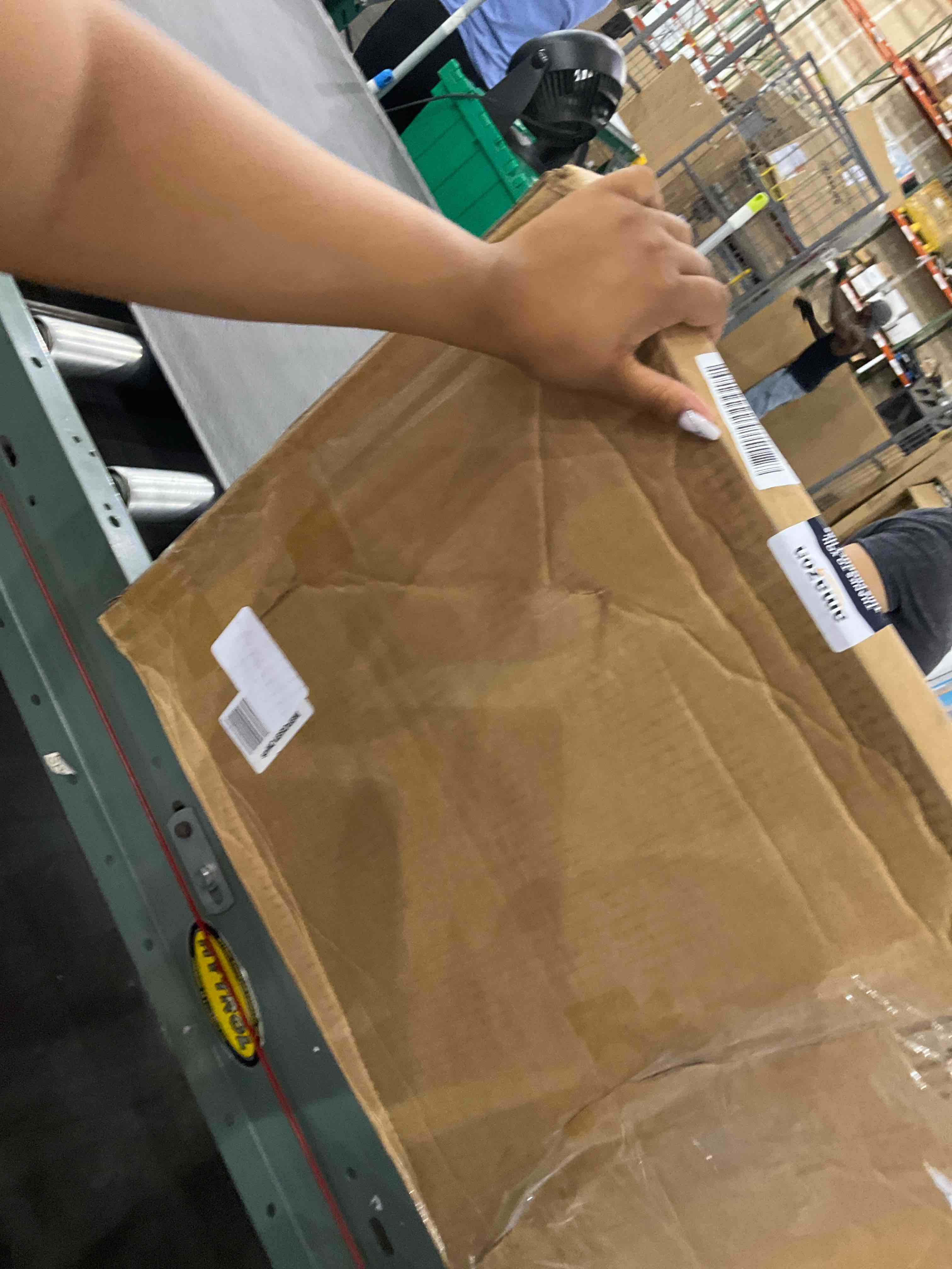 https://s3.amazonaws.com/lotting-images-prod/BargainHunt/EXS01419972_1721827555182.jpeg