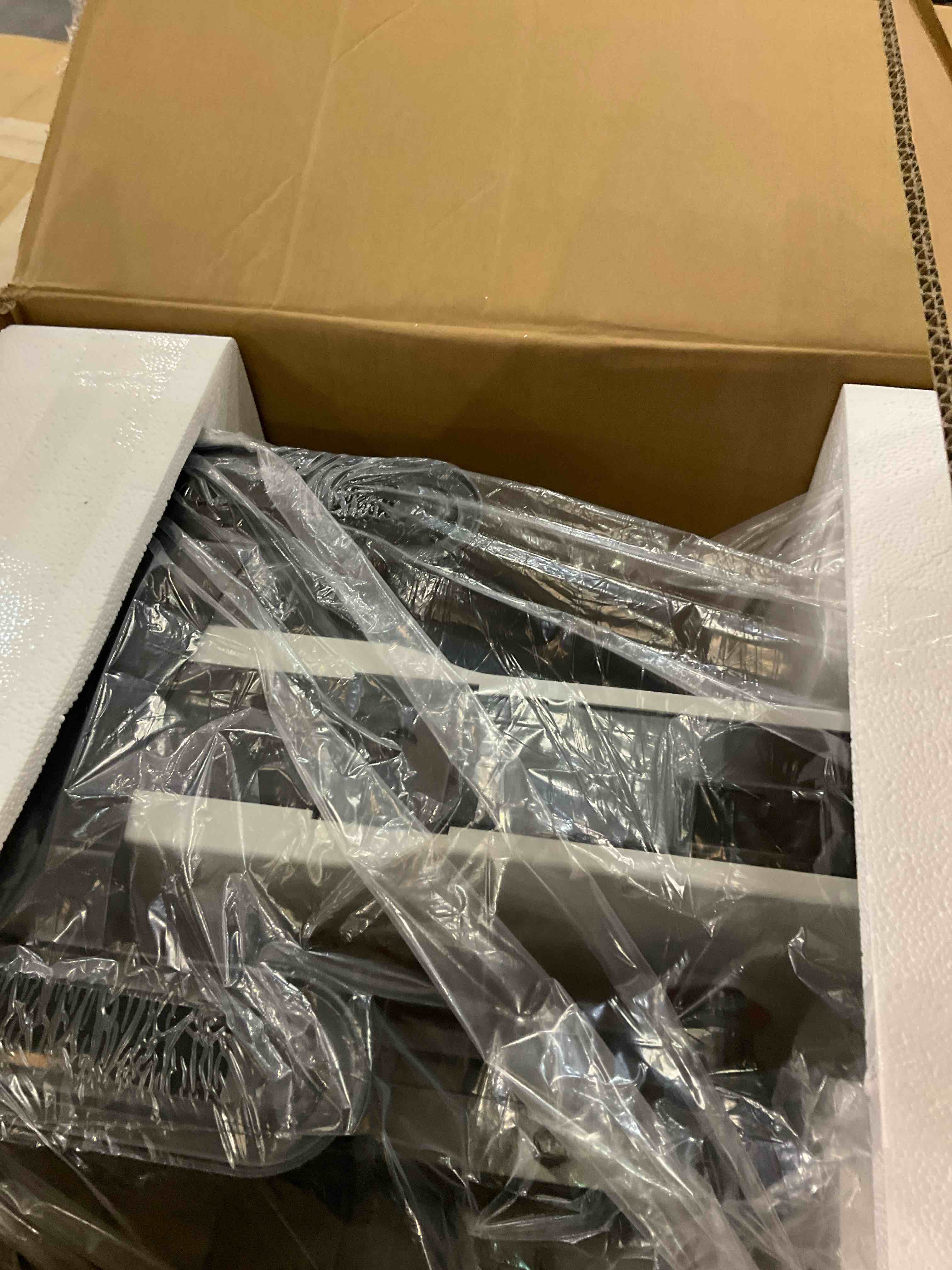 https://s3.amazonaws.com/lotting-images-prod/BargainHunt/EXS01430637_1720546419110.jpeg