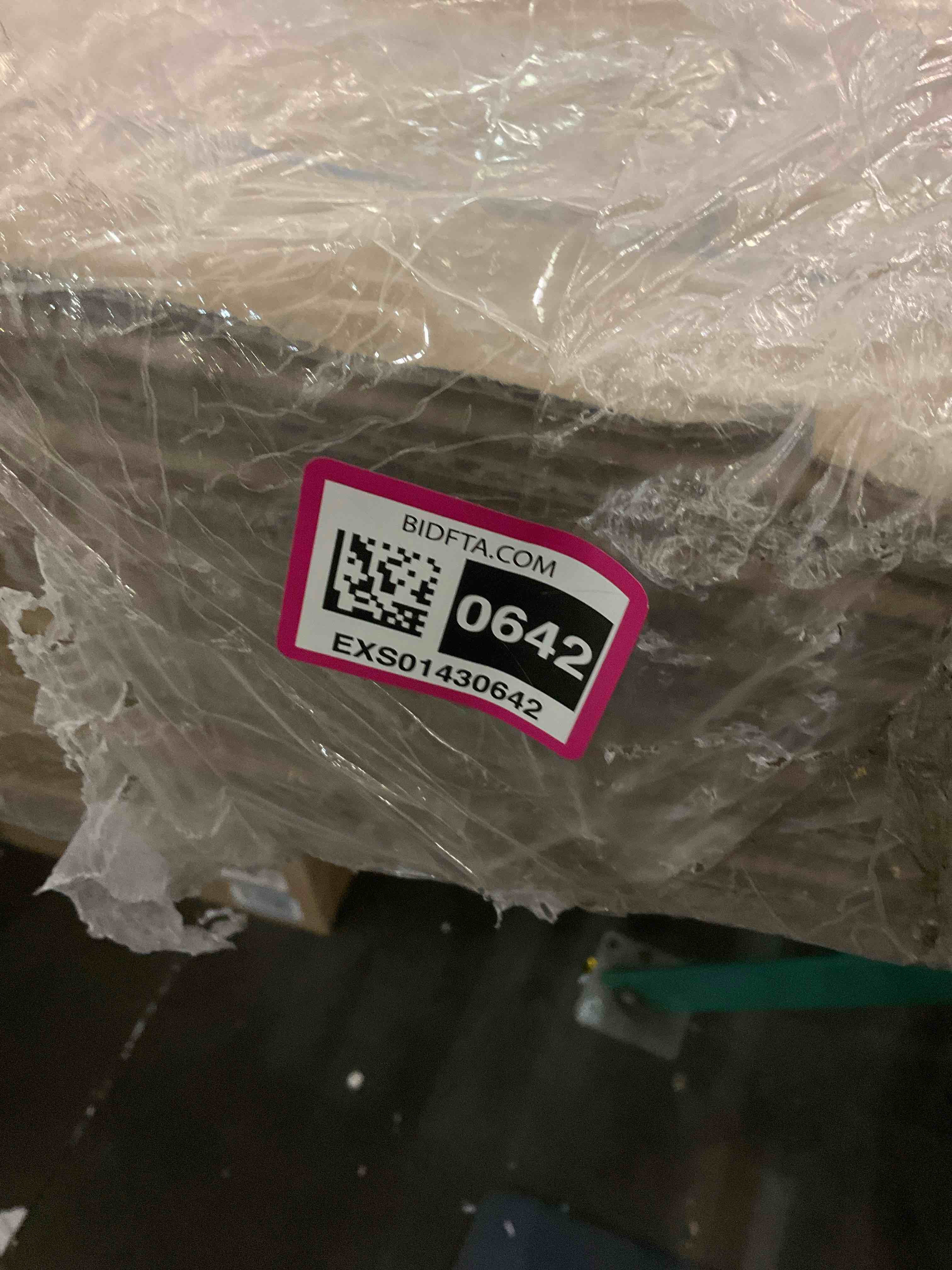 https://s3.amazonaws.com/lotting-images-prod/BargainHunt/EXS01430642_1720547755690.jpeg