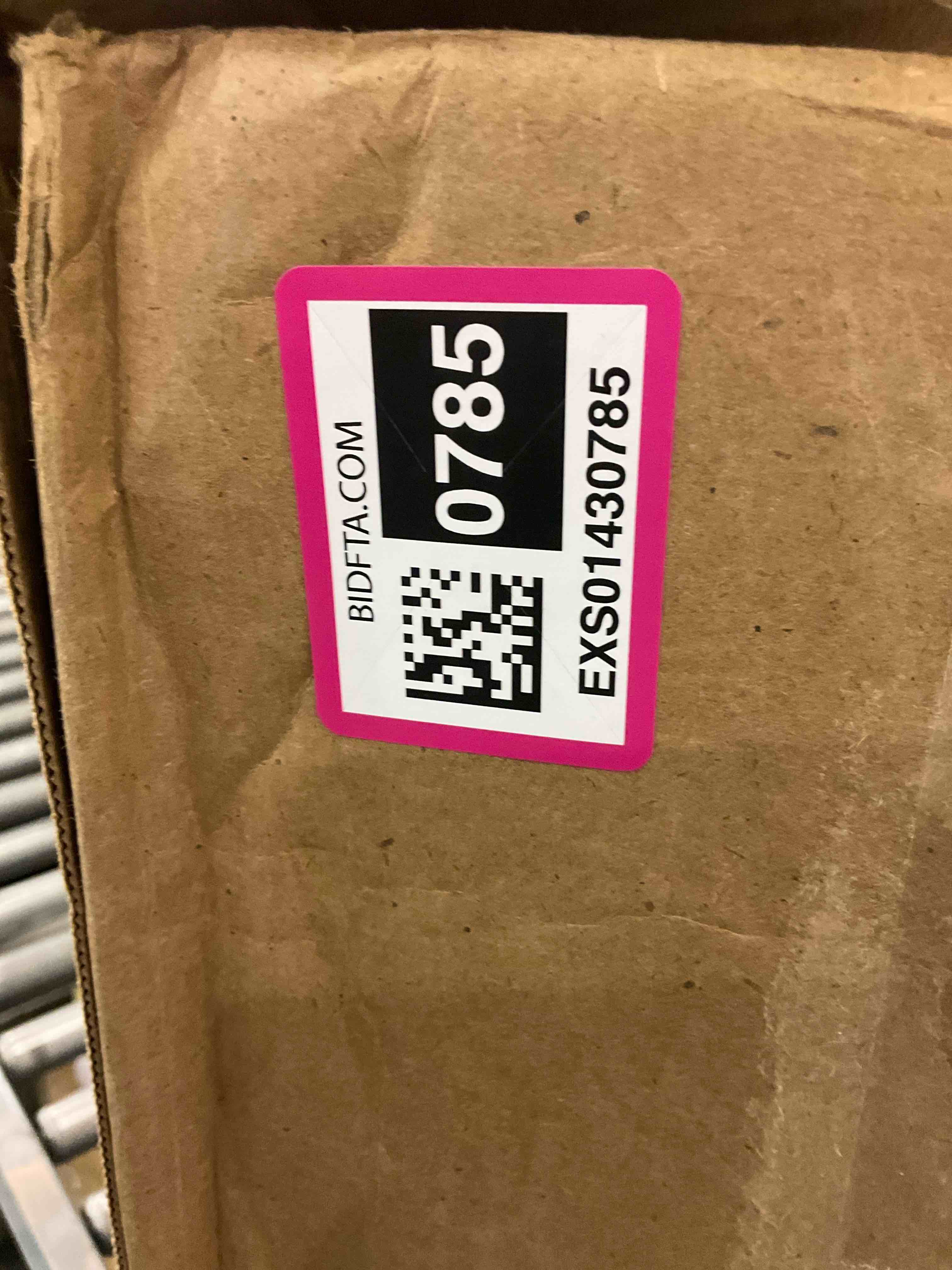 https://s3.amazonaws.com/lotting-images-prod/BargainHunt/EXS01430785_1720700736647.jpeg