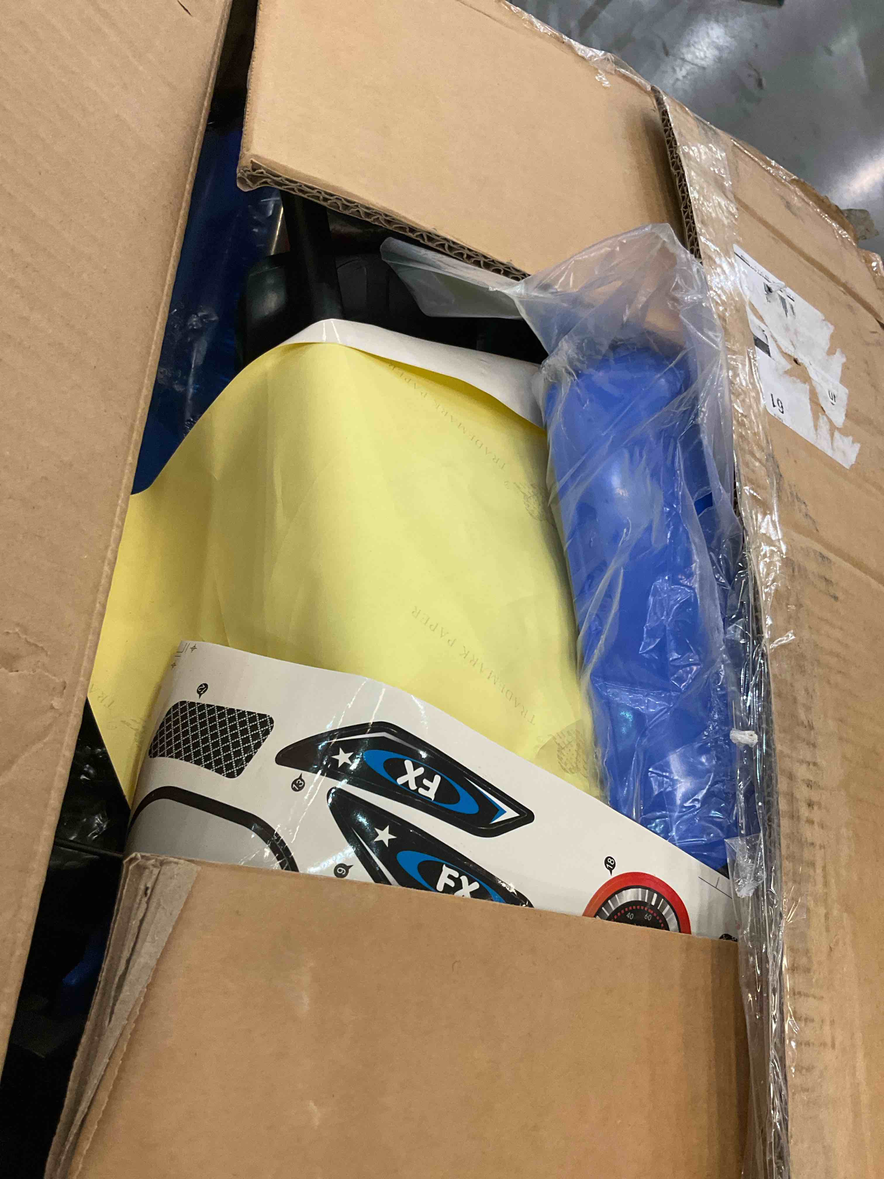 https://s3.amazonaws.com/lotting-images-prod/BargainHunt/EXS01431410_1719855779865.jpeg