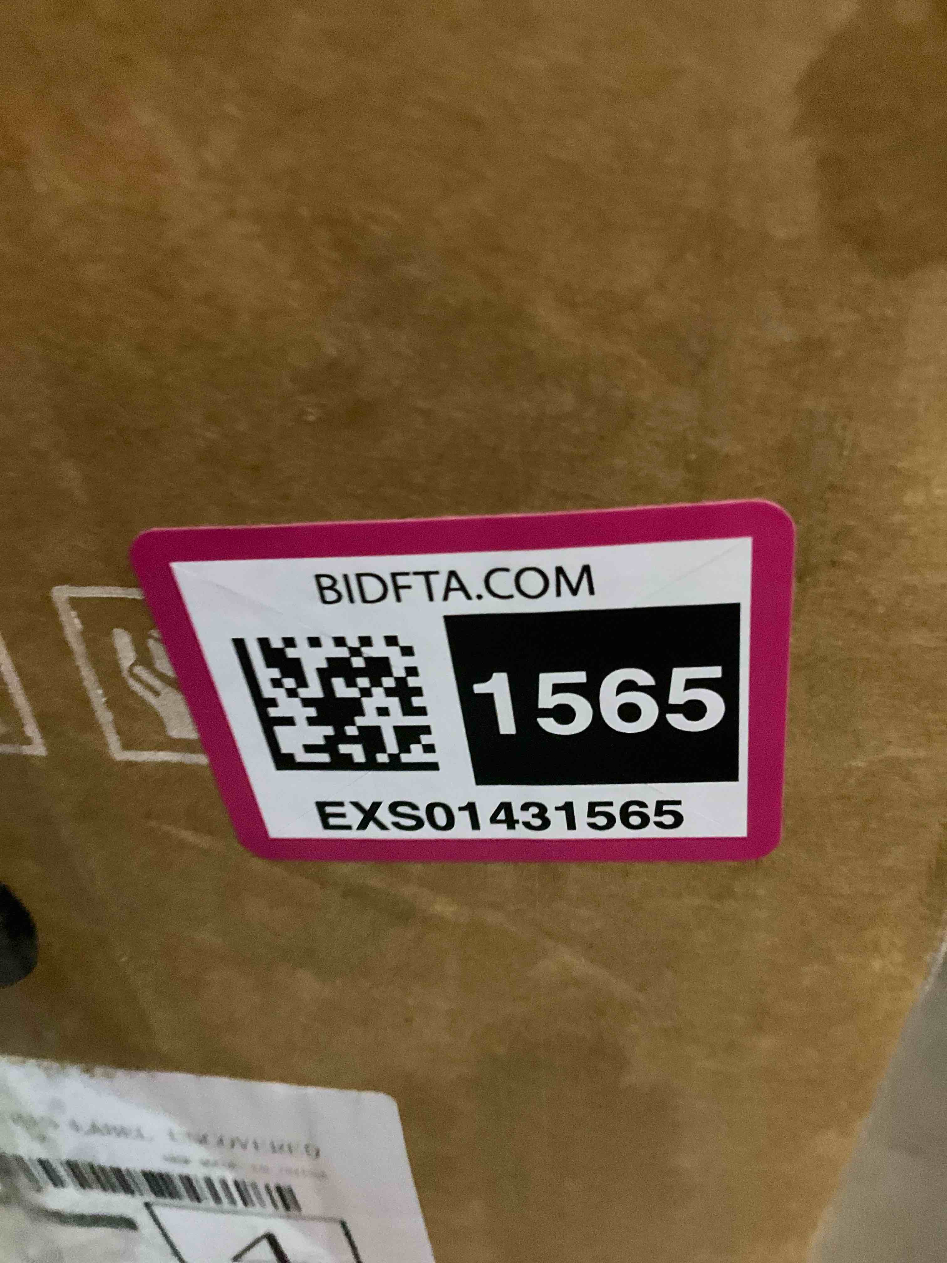https://s3.amazonaws.com/lotting-images-prod/BargainHunt/EXS01431565_1720009934879.jpeg