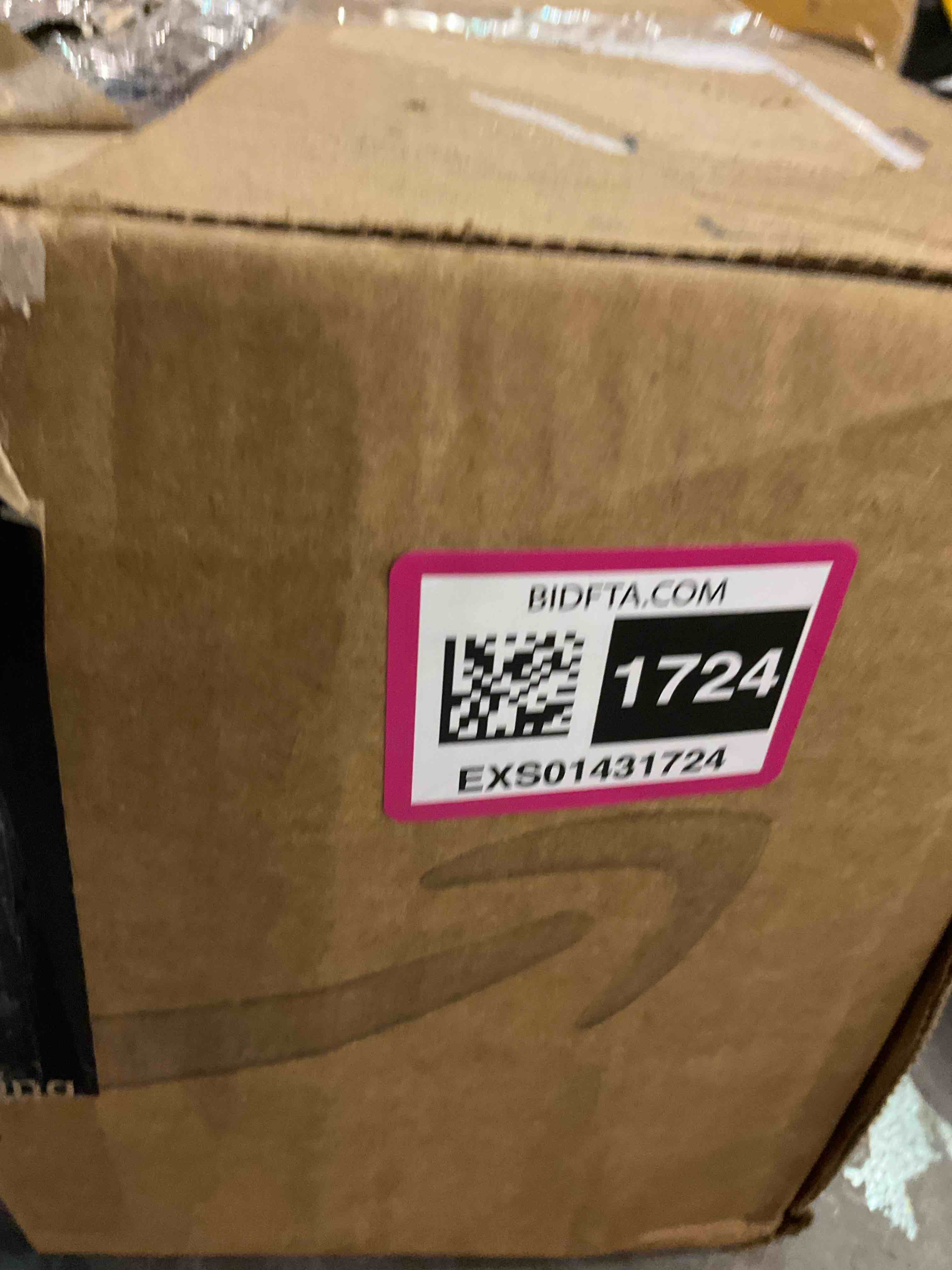https://s3.amazonaws.com/lotting-images-prod/BargainHunt/EXS01431724_1720443344590.jpeg