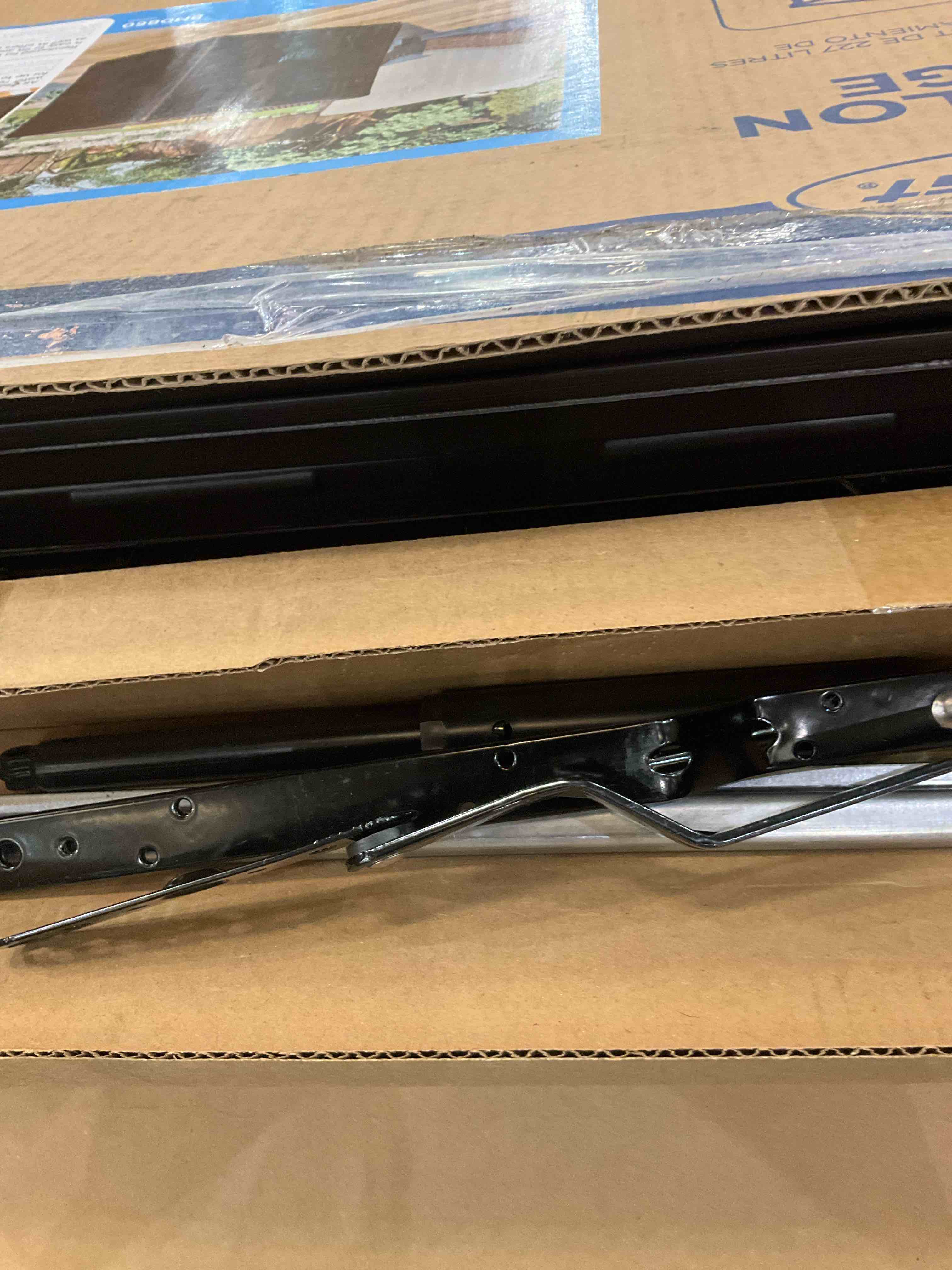 https://s3.amazonaws.com/lotting-images-prod/BargainHunt/EXS01432074_1719934846117.jpeg