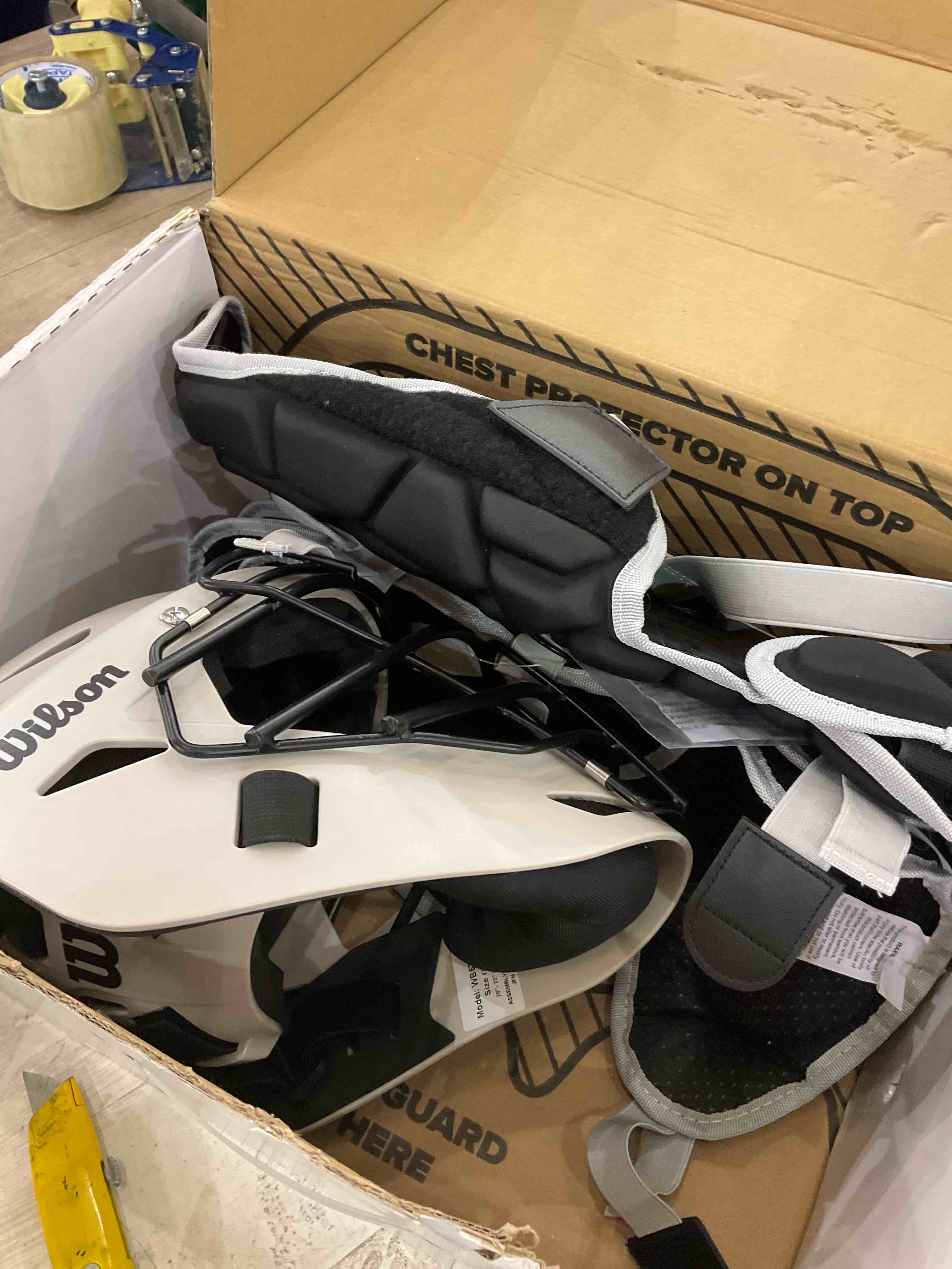 https://s3.amazonaws.com/lotting-images-prod/BargainHunt/EXS01432176_1720015785737.jpeg