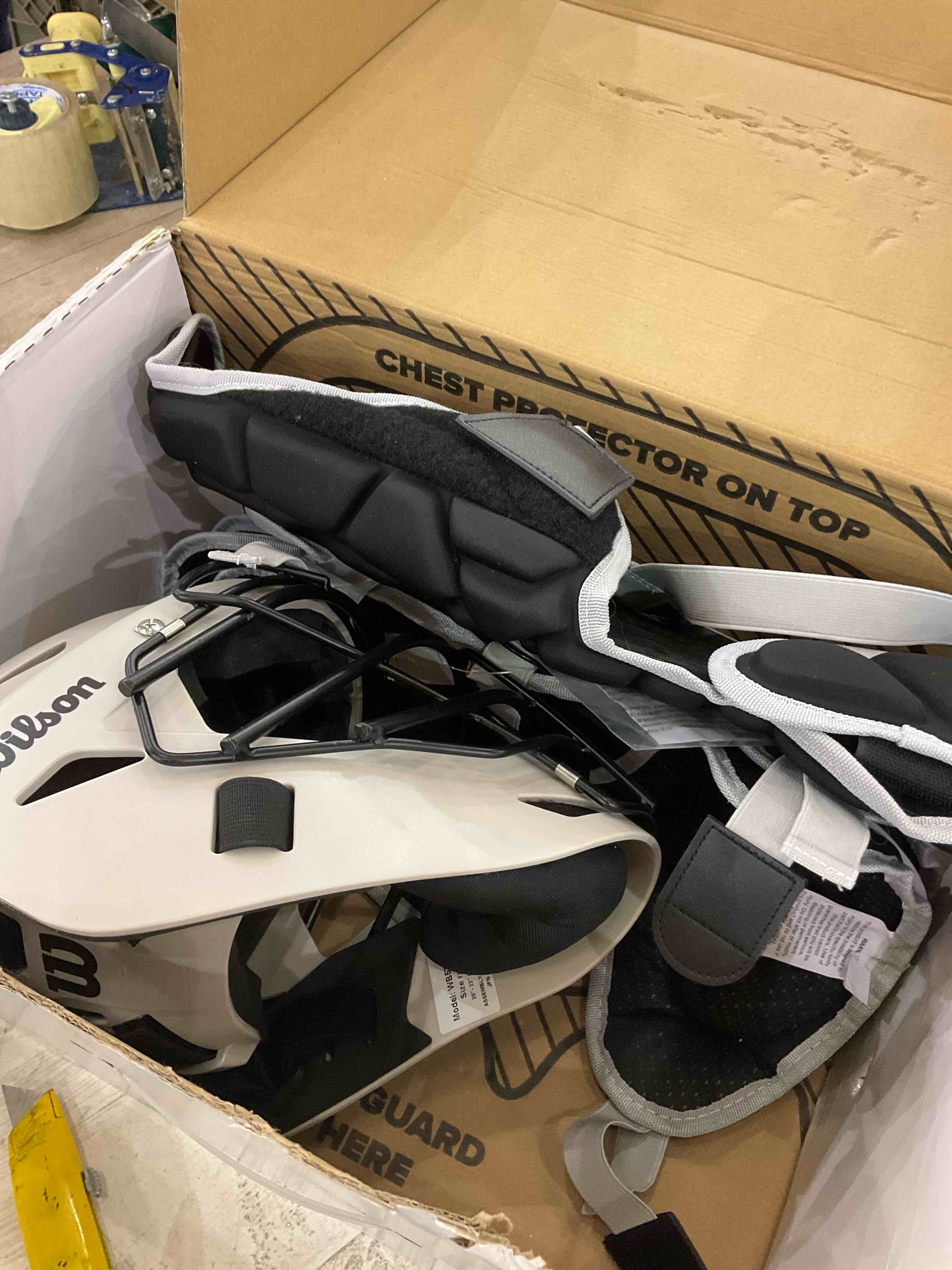 https://s3.amazonaws.com/lotting-images-prod/BargainHunt/EXS01432176_1720015786556.jpeg