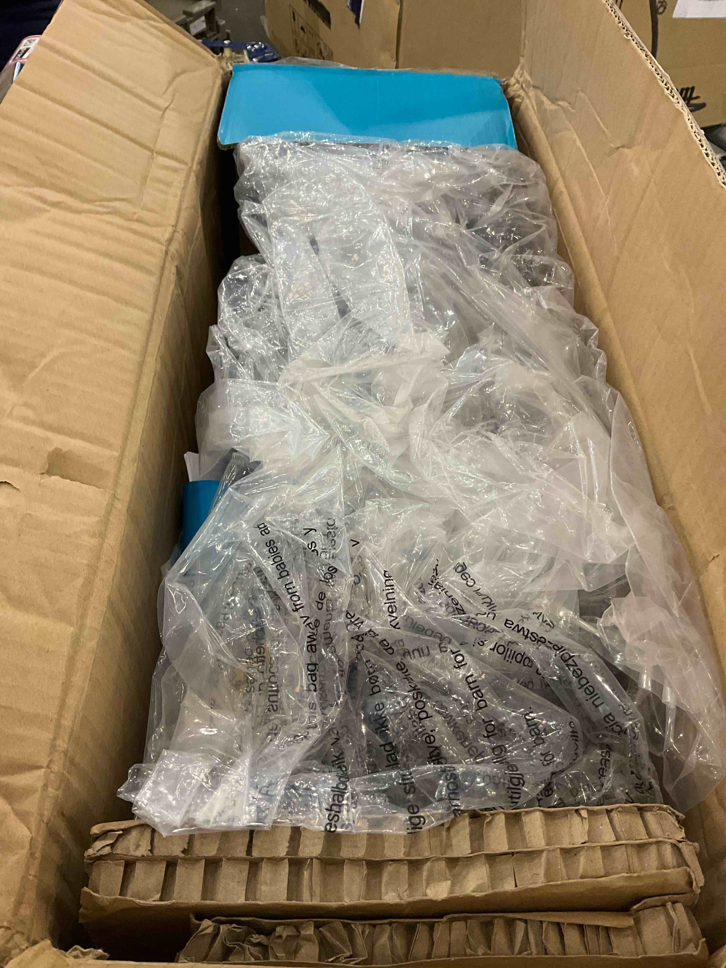 https://s3.amazonaws.com/lotting-images-prod/BargainHunt/EXS01432231_1720027207475.jpeg