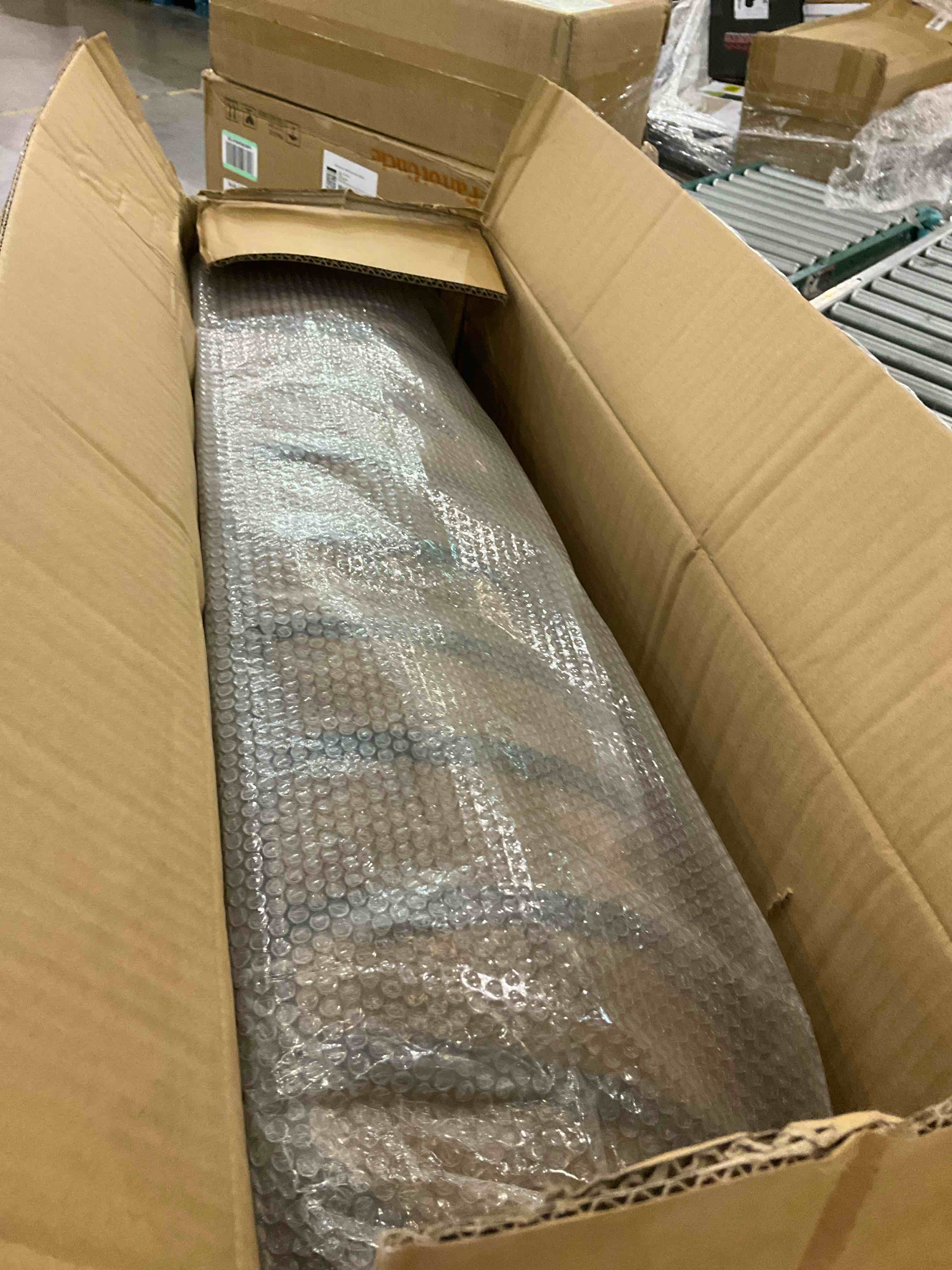 https://s3.amazonaws.com/lotting-images-prod/BargainHunt/EXS01432305_1720442570709.jpeg